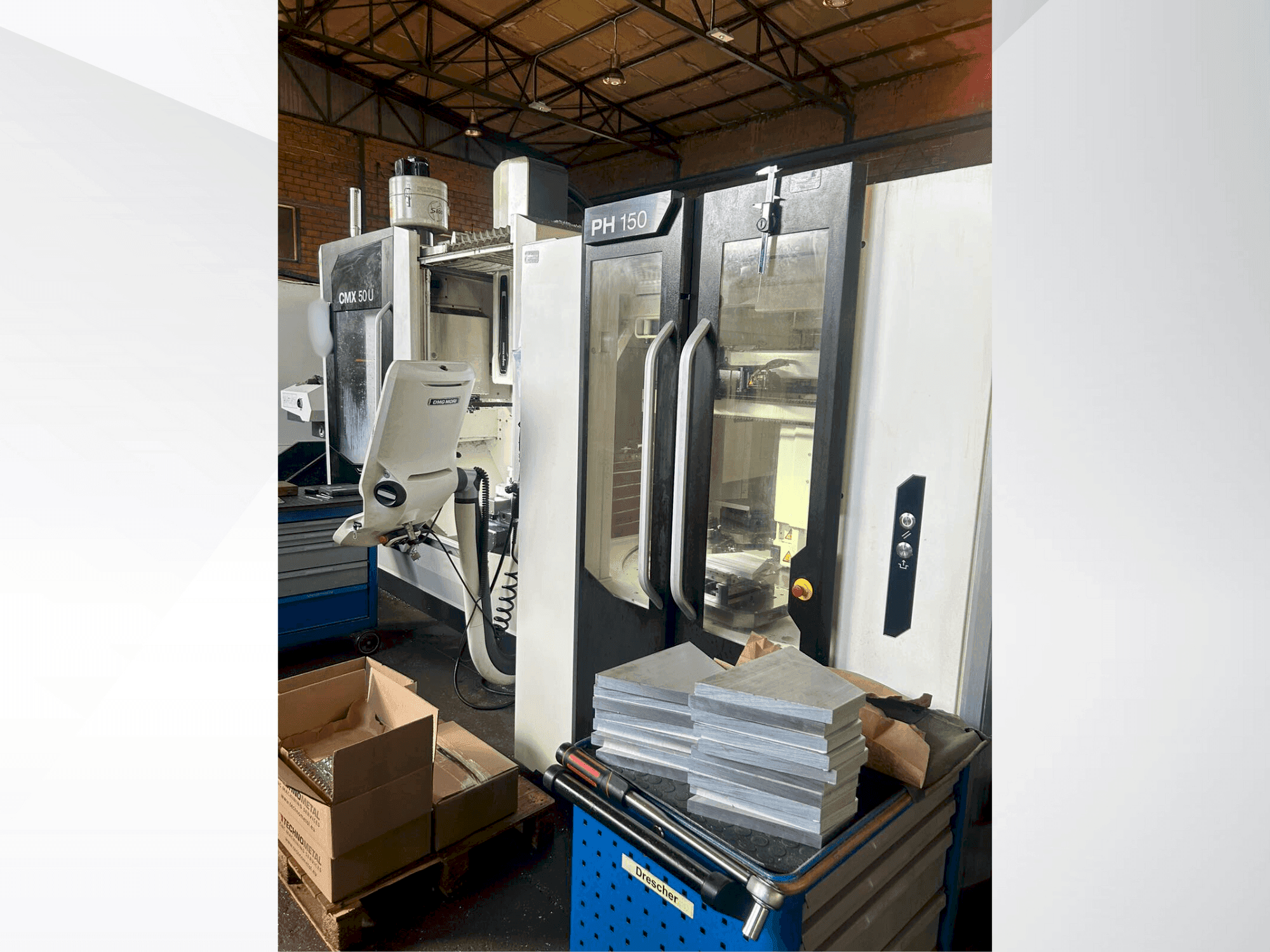 Vooraanzicht van DMG MORI CMX50U machine