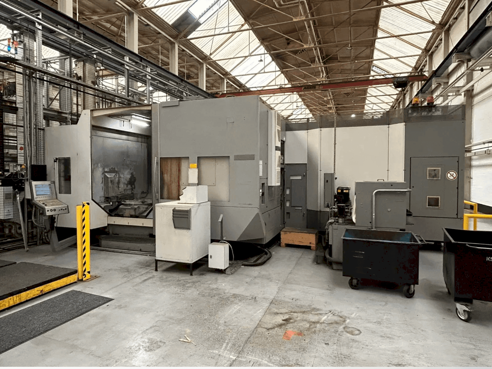 Vooraanzicht van DMG DMC 100 H machine