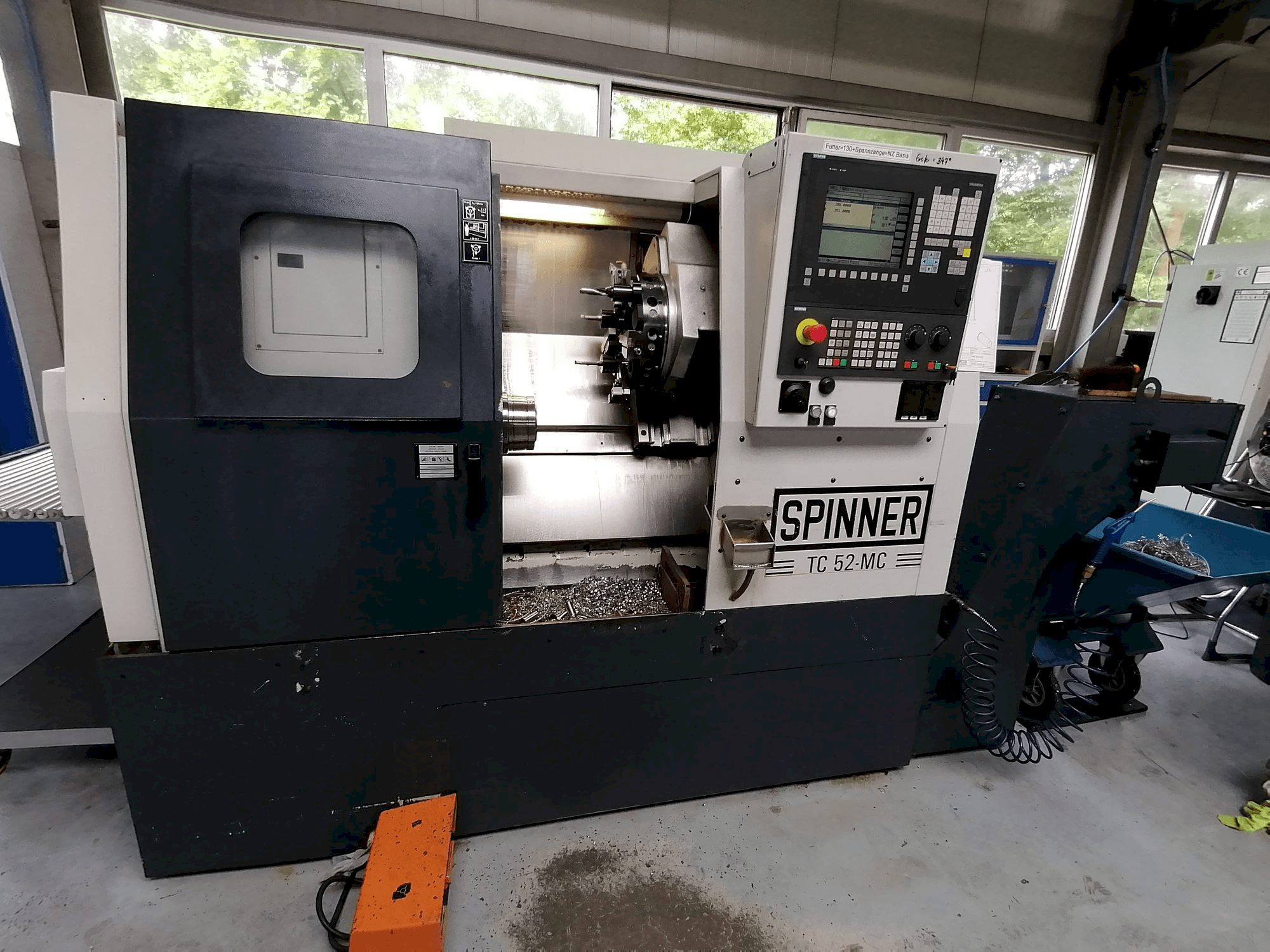 Vooraanzicht van SPINNER TC 52-MC machine