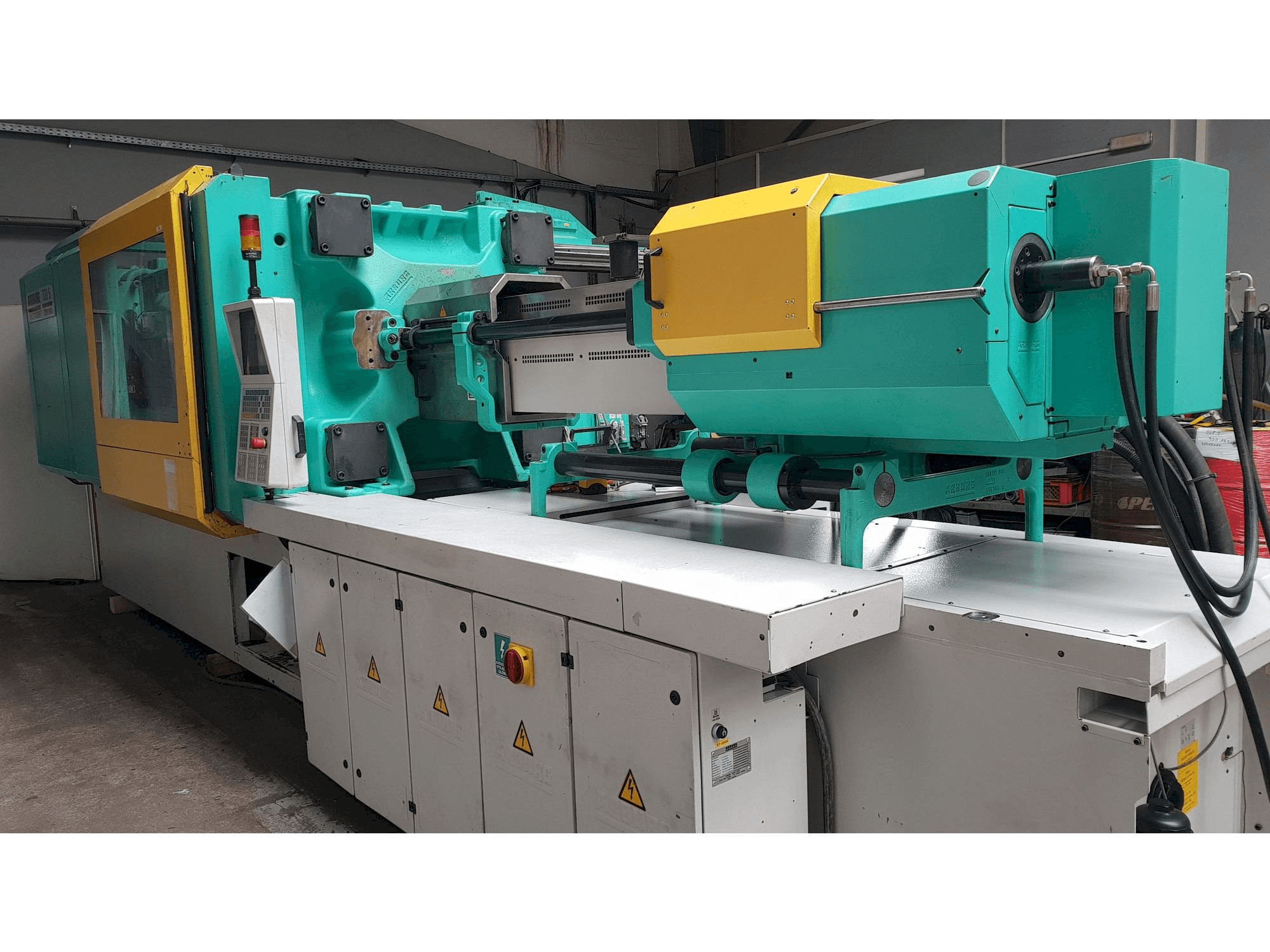 Vooraanzicht van Arburg Multilift H 720 - 3200 - 1300 machine