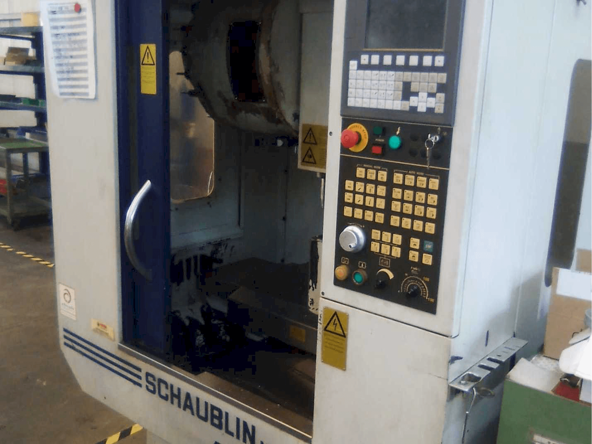 Vooraanzicht van SCHAUBLIN 48V machine