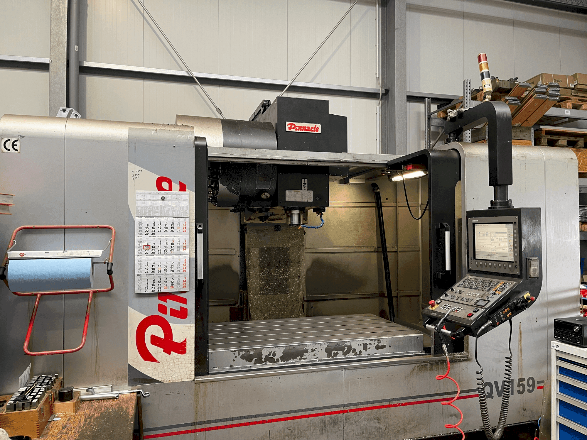 Vooraanzicht van Pinnacle QV 159 machine