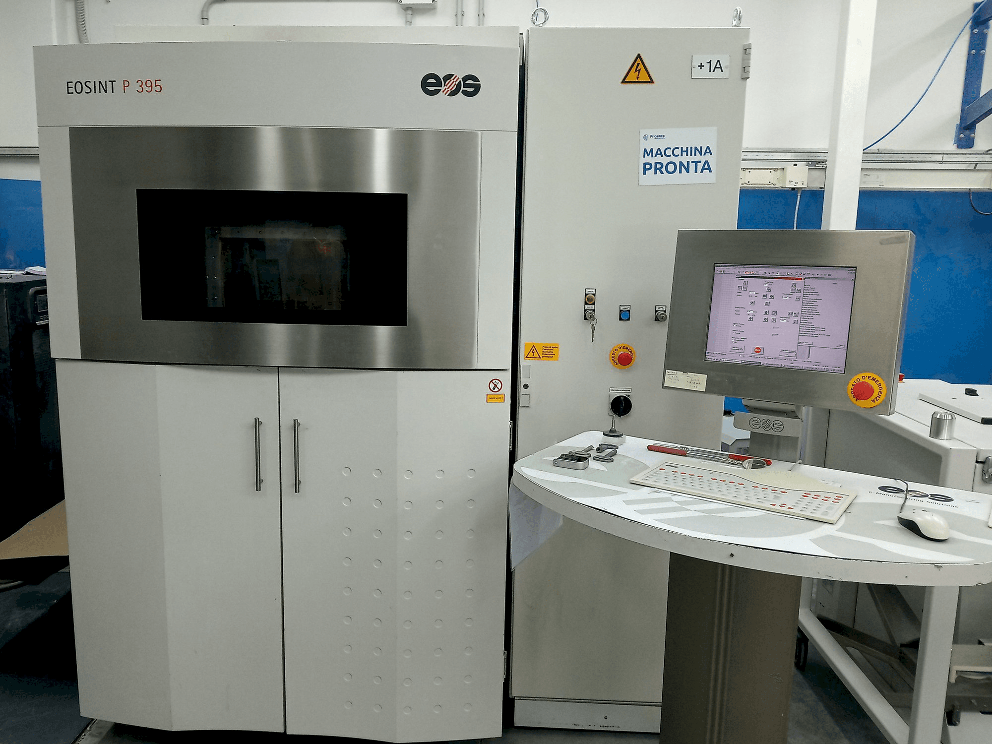 Vooraanzicht van EOS Eosint P395 machine