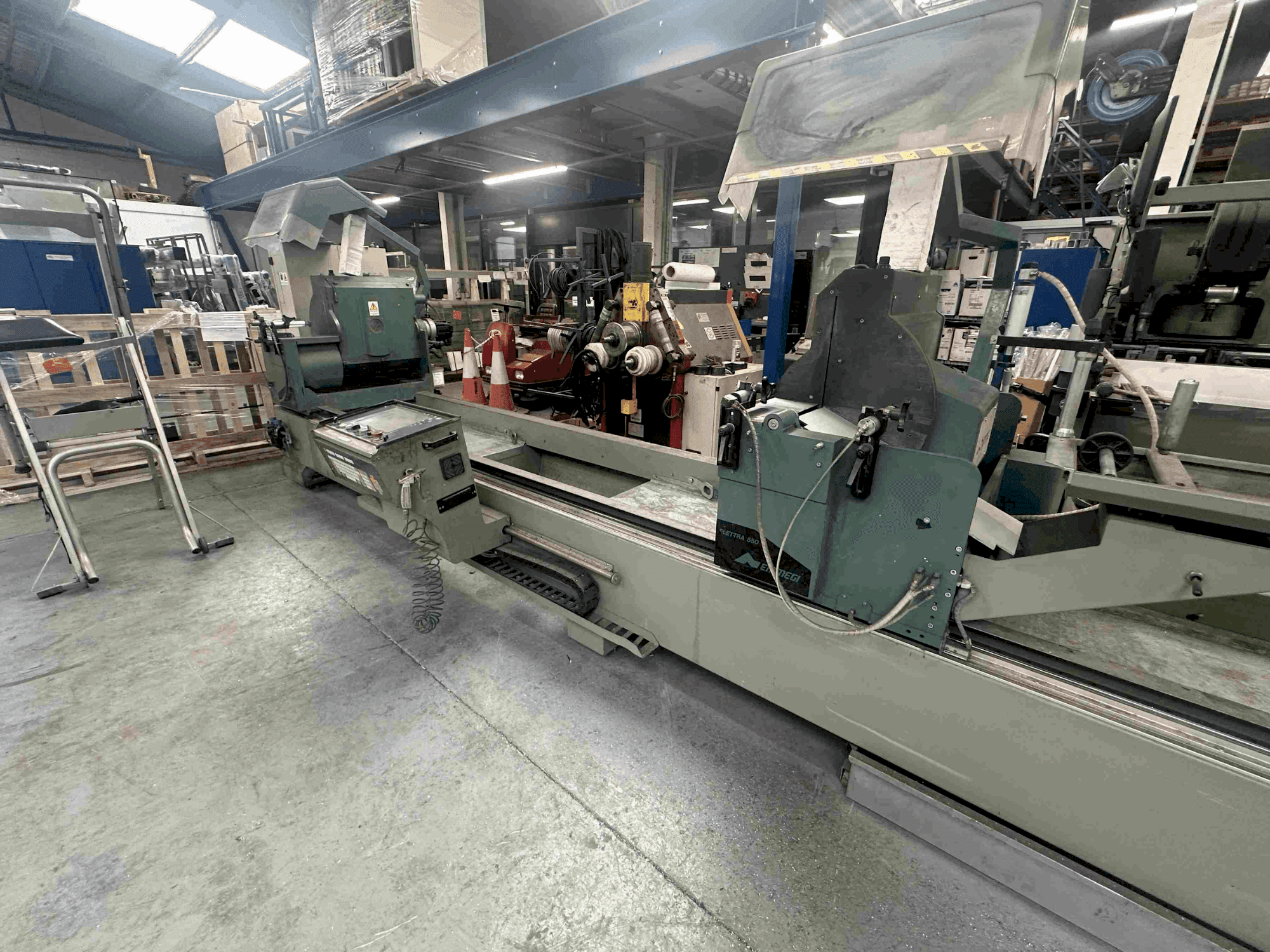 Vooraanzicht van Emmegi Grafite Elettra 550 TU/5N machine