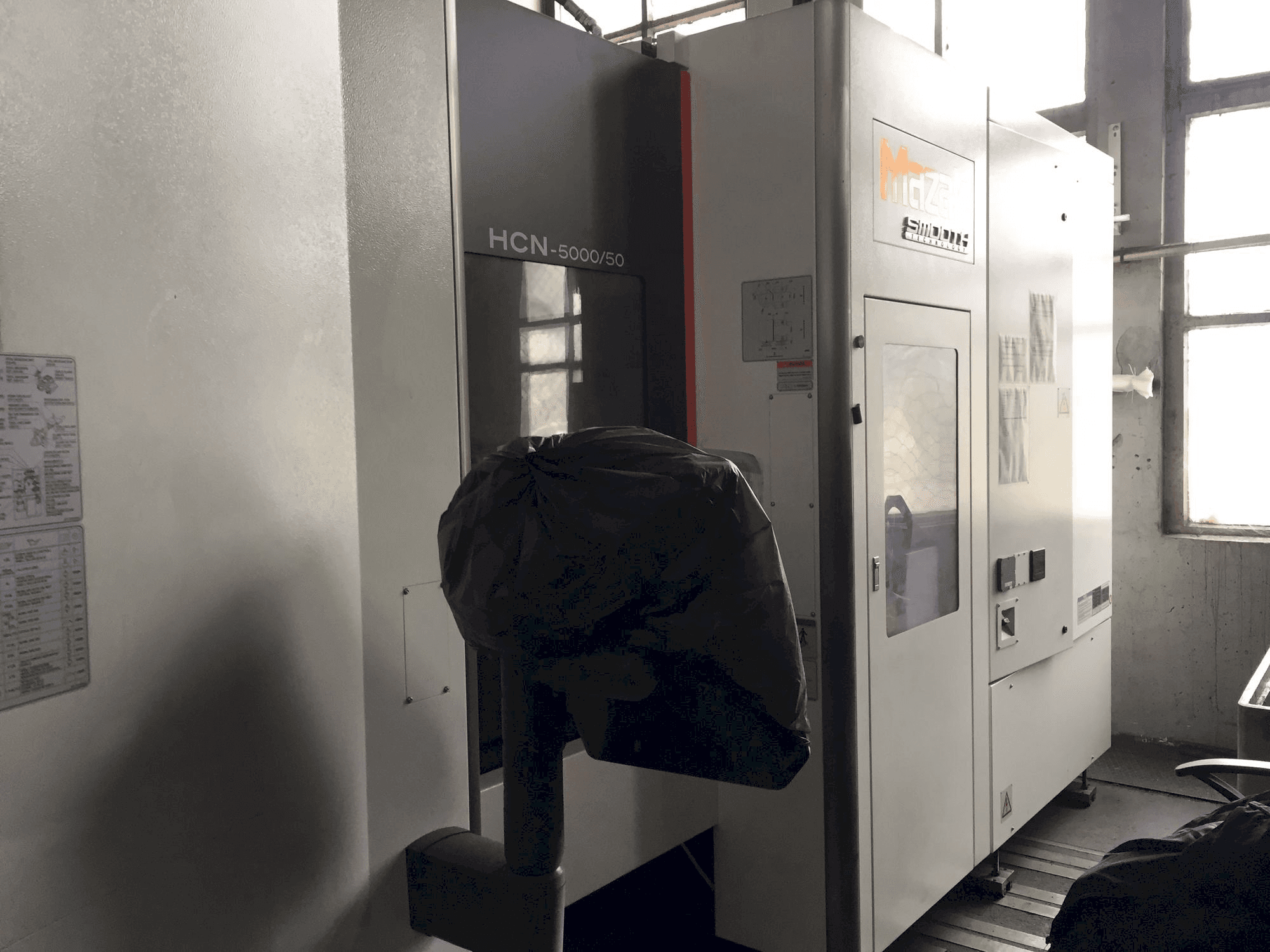 Vooraanzicht van Mazak HCN-5000/50 machine