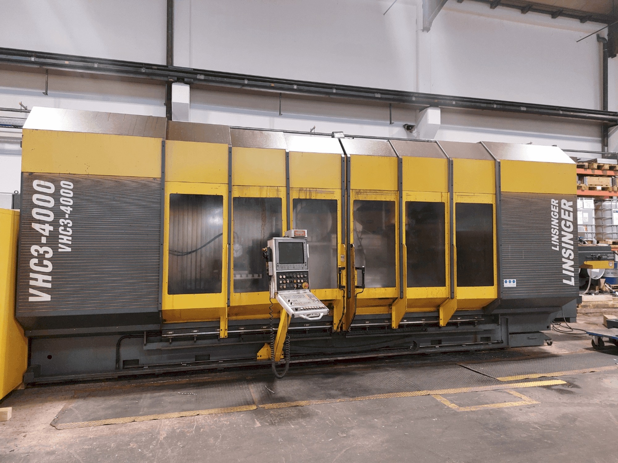 Vooraanzicht van AXA VHC 3-4000 M/2E machine