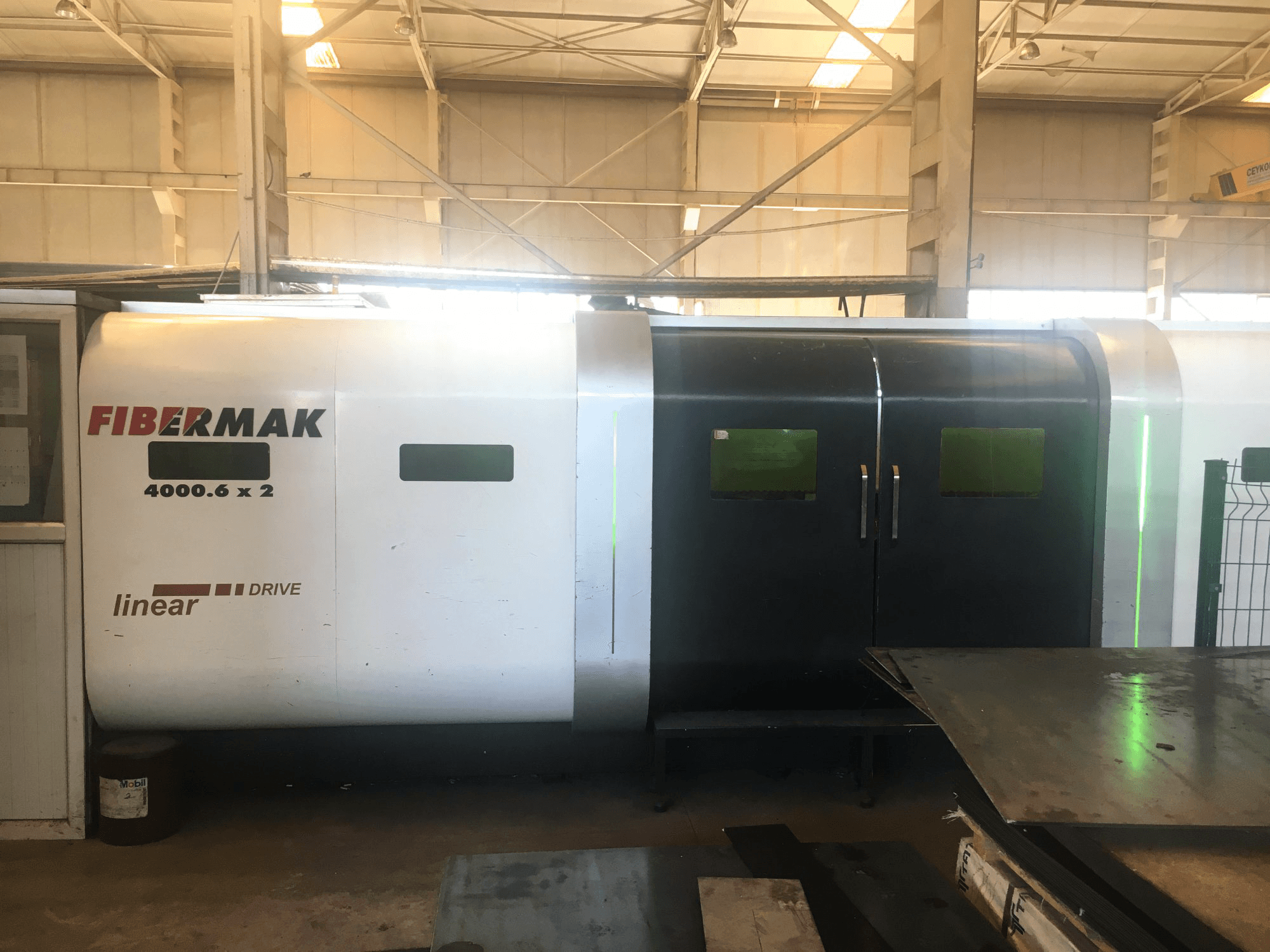 Vooraanzicht van ERMAKSAN EFB 4000 6x2 machine