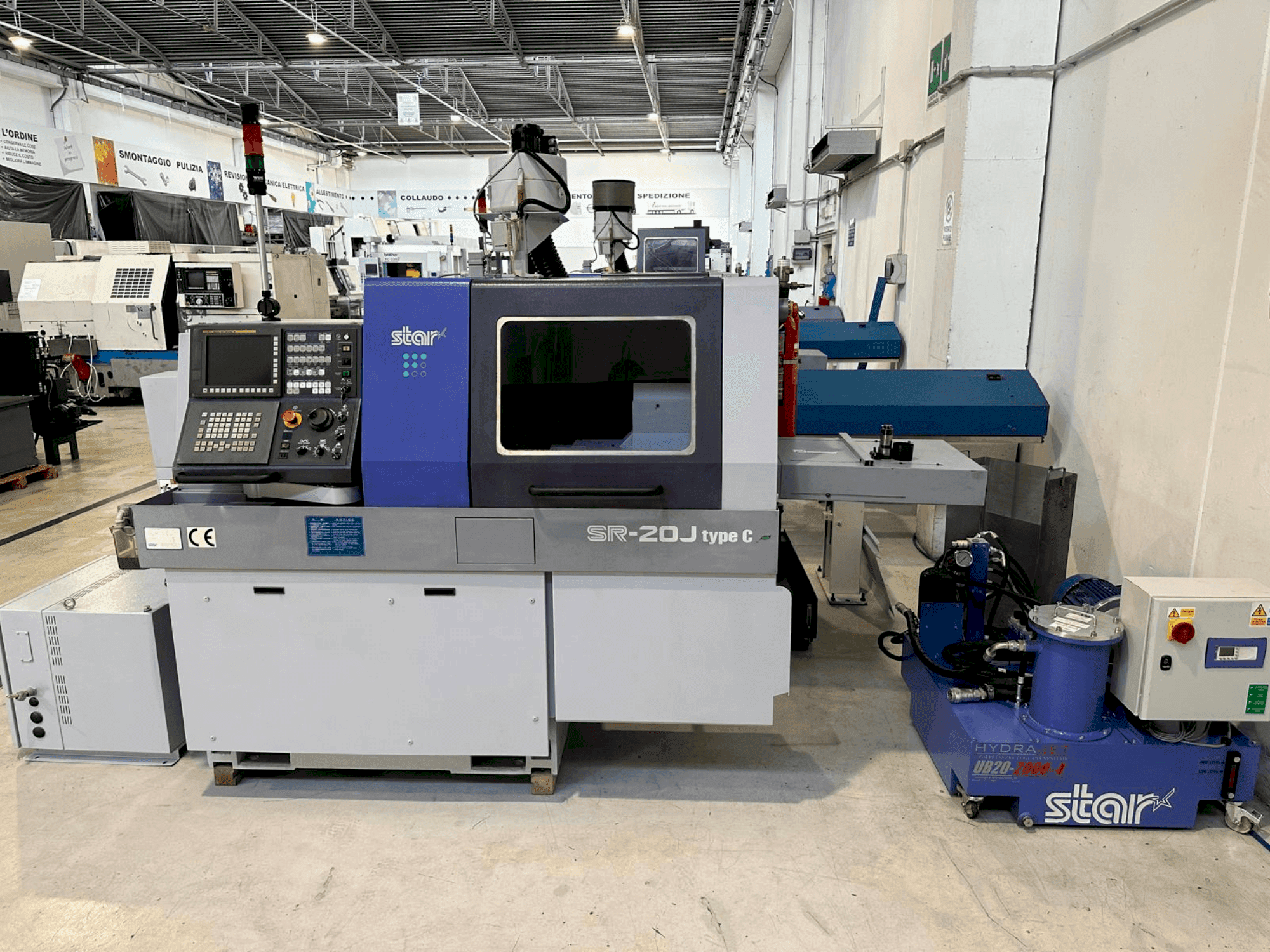 Vooraanzicht van Star SR-20J type C machine