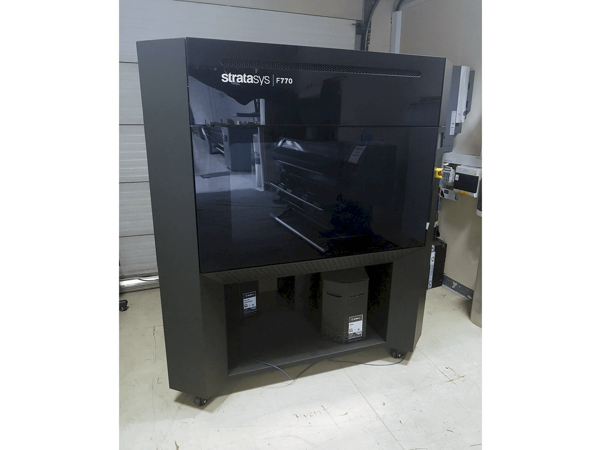 Vooraanzicht van Stratasys F770 machine