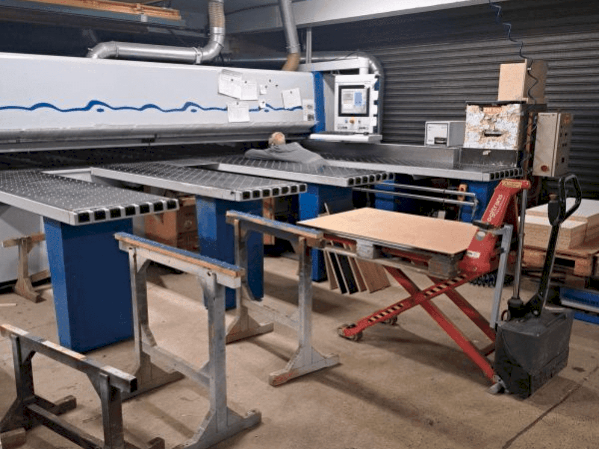 Vooraanzicht van HOLZMA HPL/42/22 machine