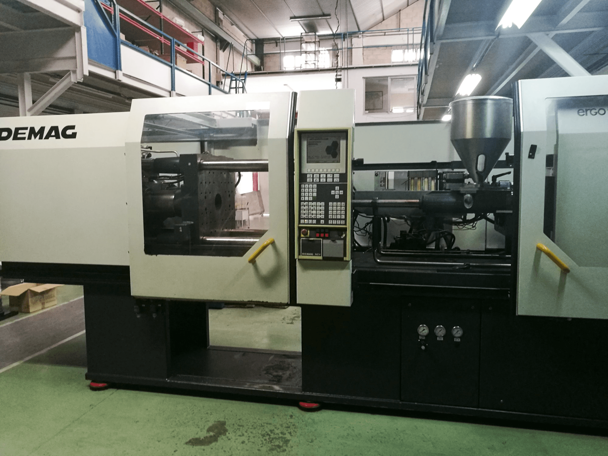 Vooraanzicht van DEMAG ERGOtech 110-430 compact machine