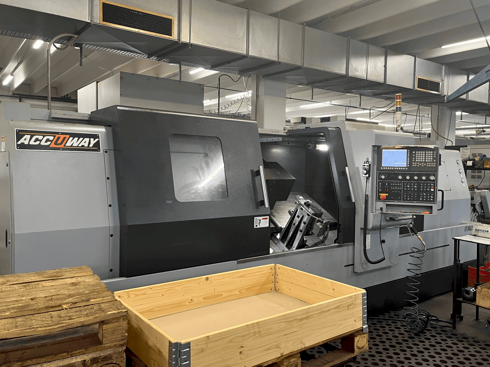 Vooraanzicht van ACCUWAY UT-300LX2M machine