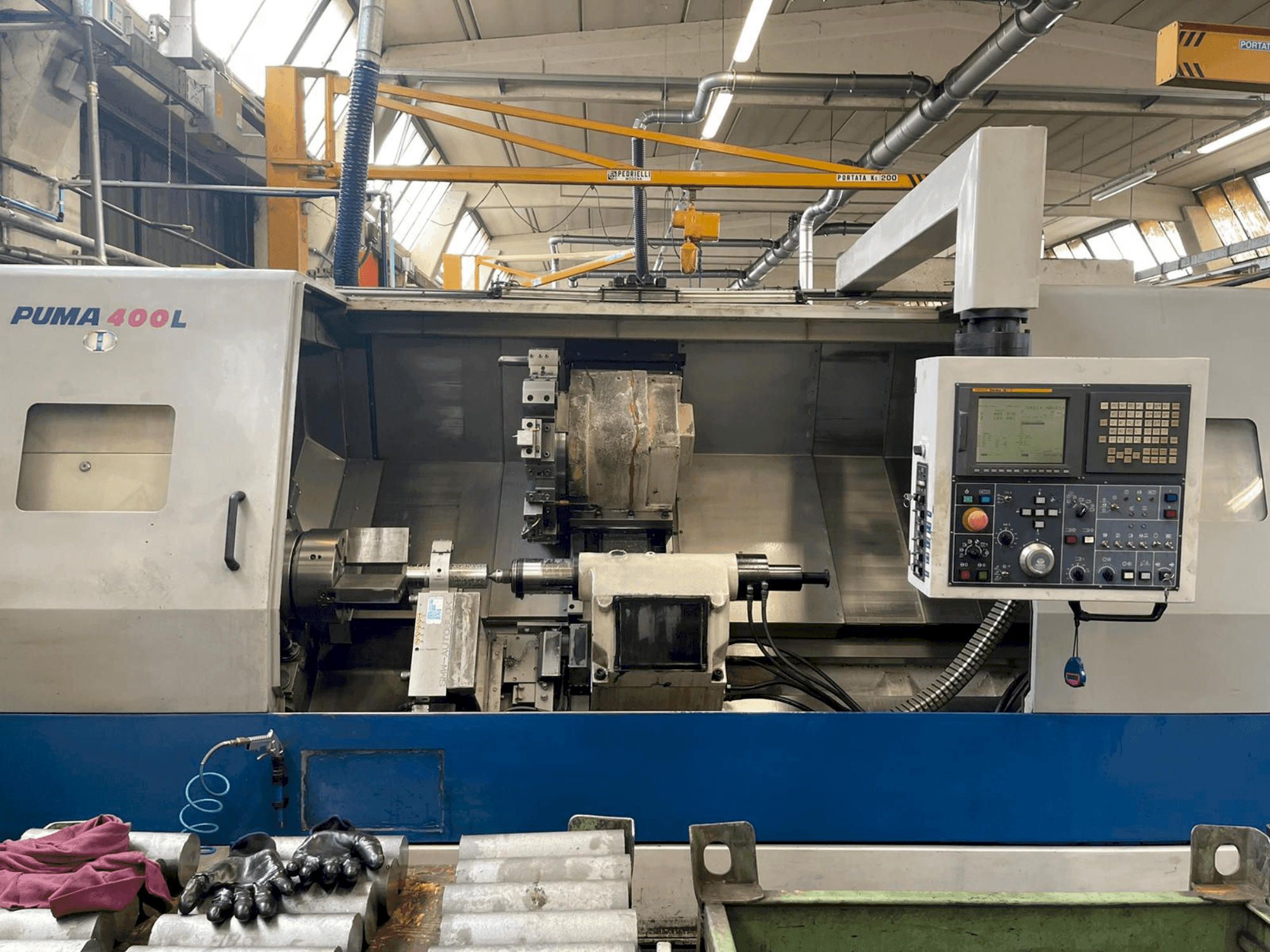 Vooraanzicht van DAEWOO PUMA 400 LA machine