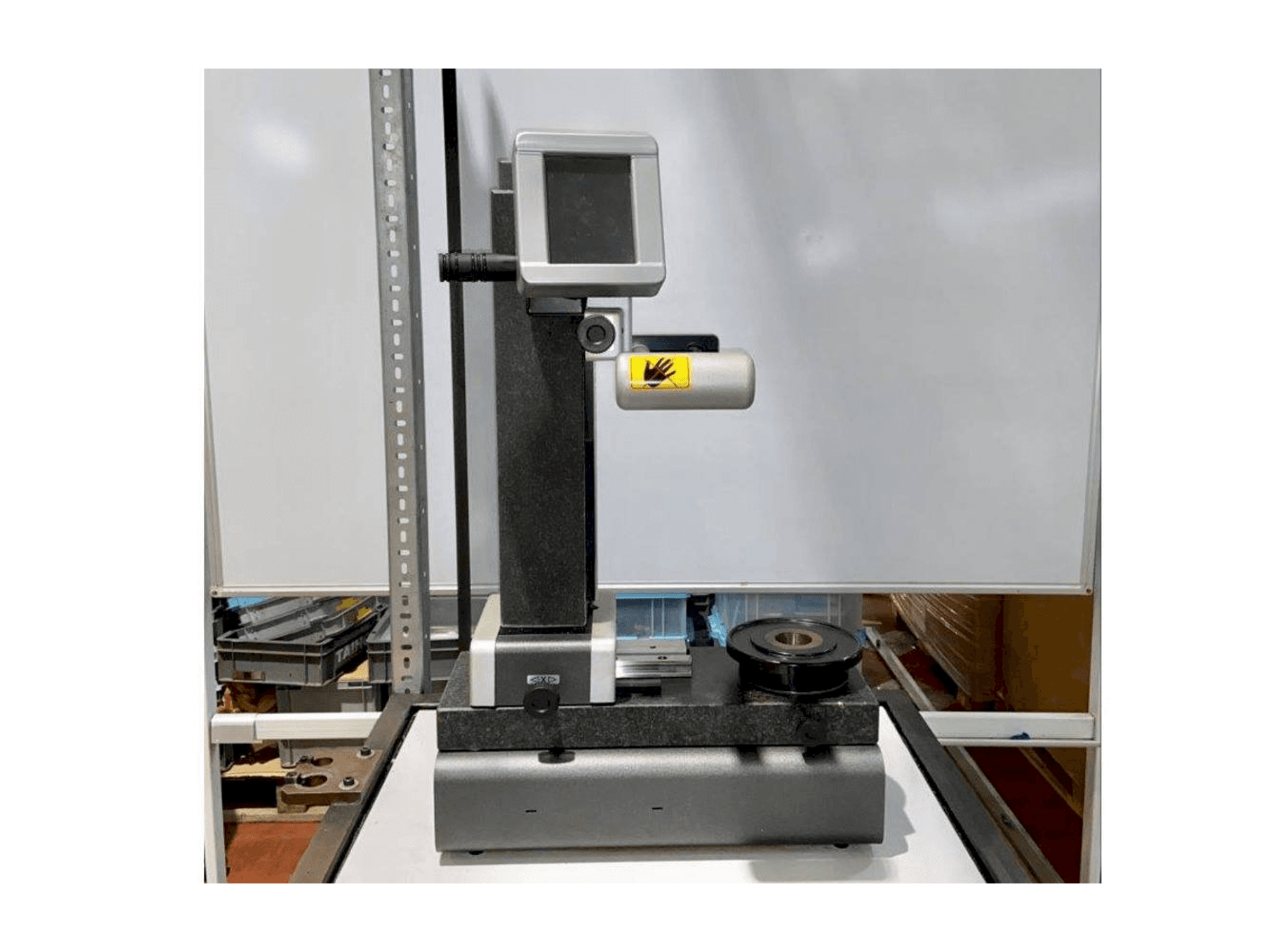 Vooraanzicht van ELB CONTROLLI LARTH machine