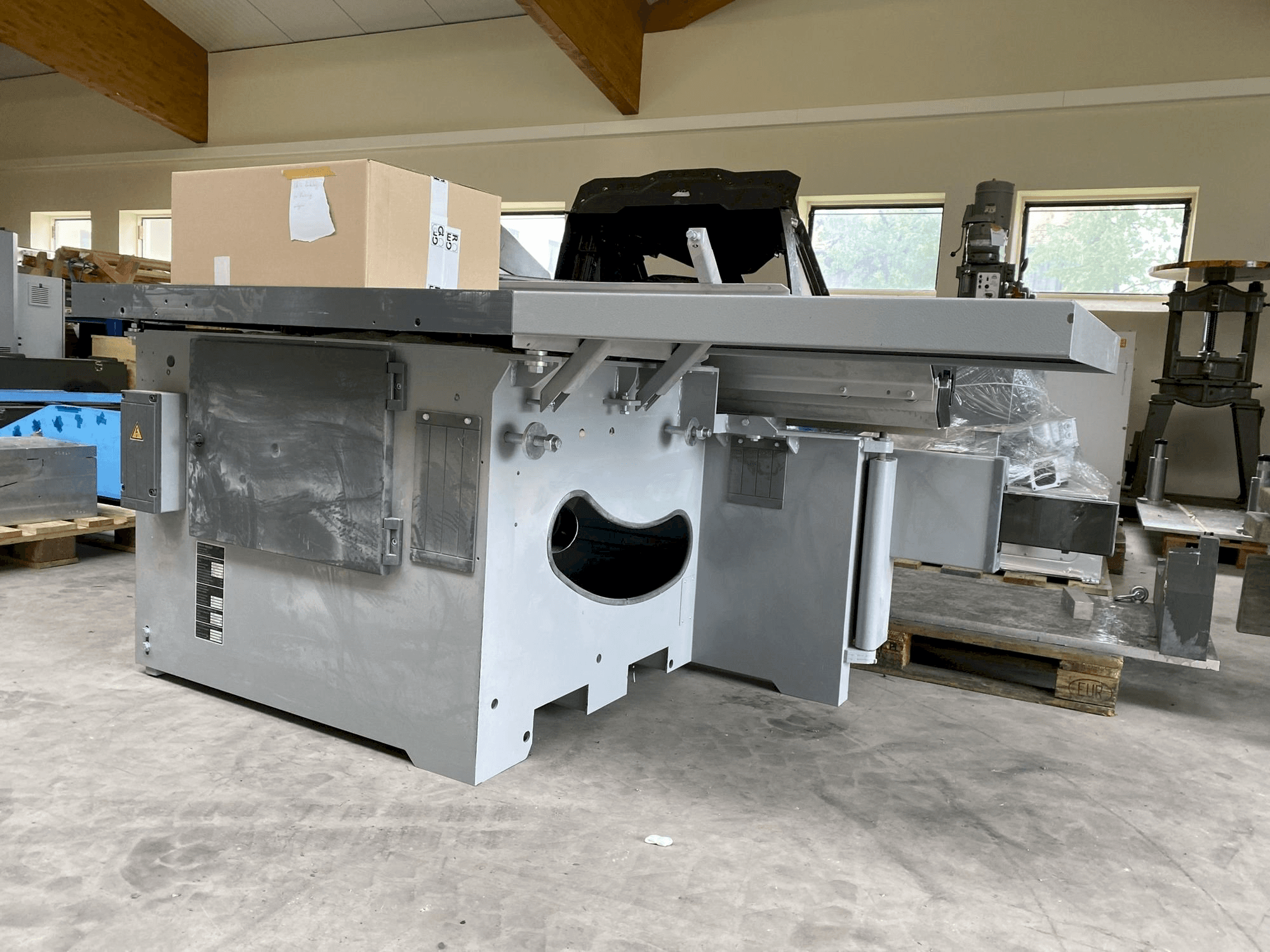Vooraanzicht van Altendorf F45 machine
