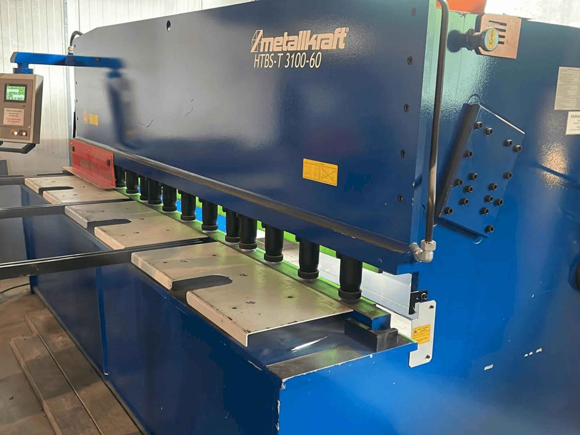 Vooraanzicht van Metallkraft HTBS-T 3100-60 machine
