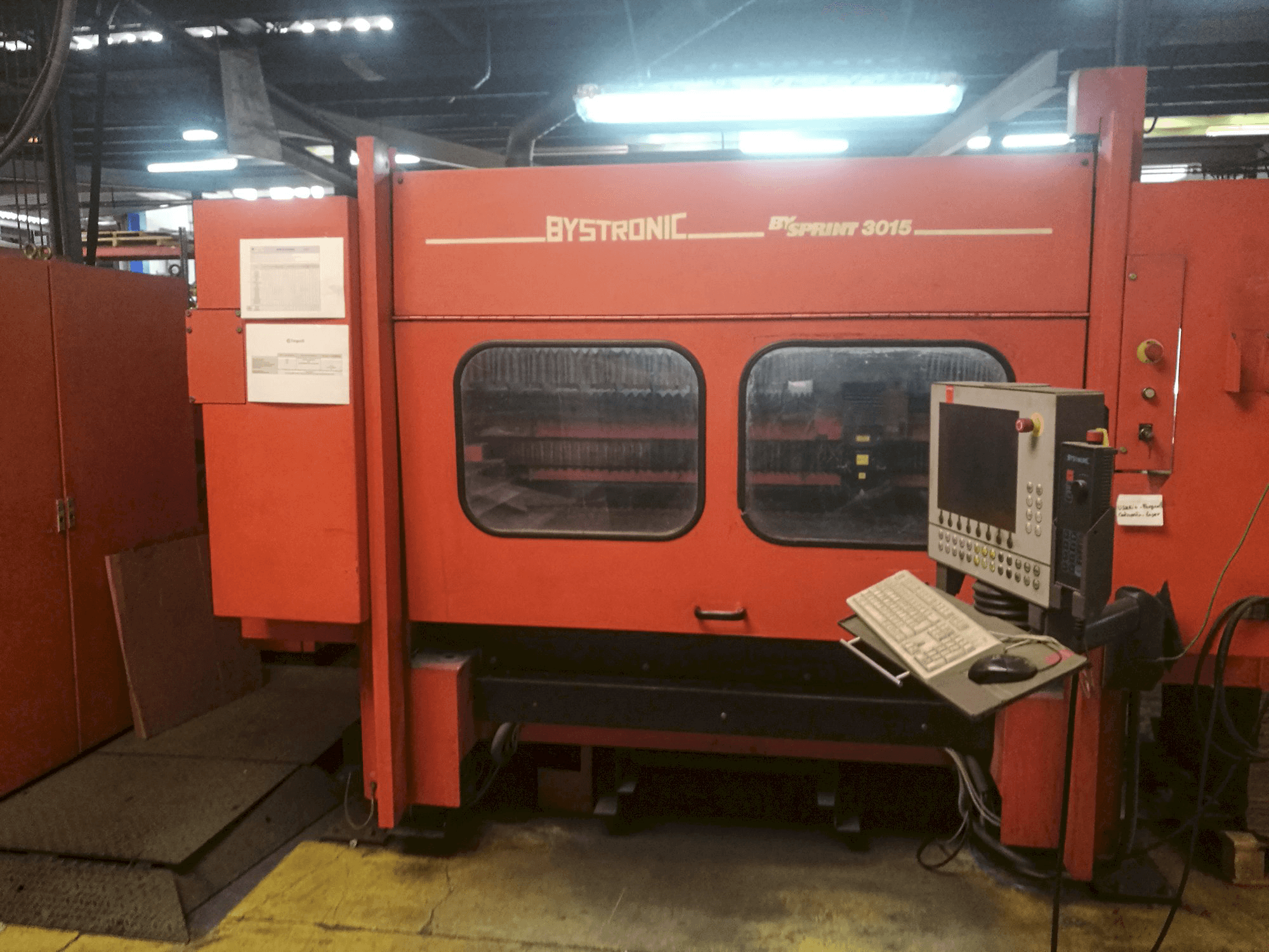 Vooraanzicht van Bystronic BySprint 3015 machine