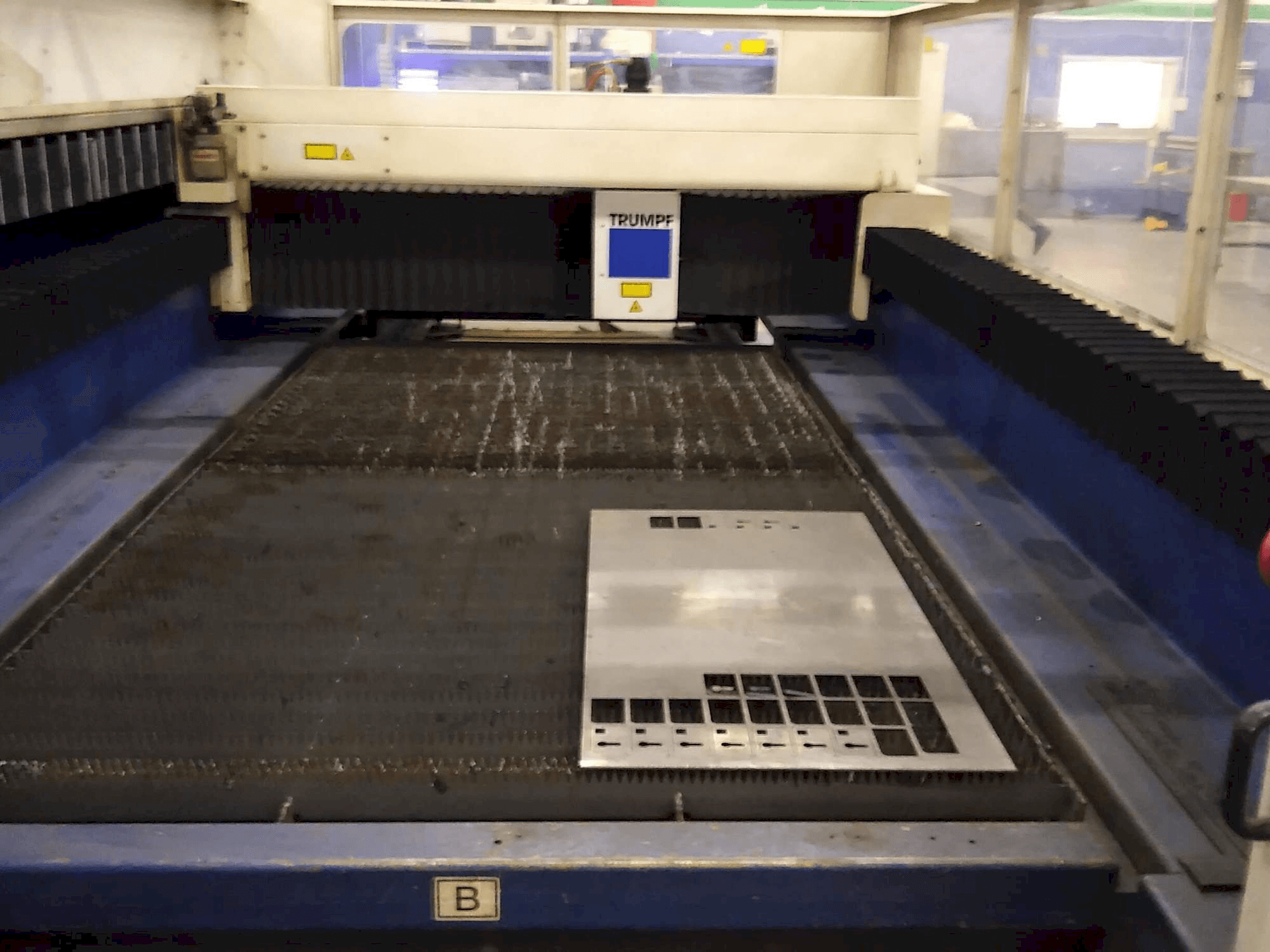 Vooraanzicht van Trumpf L3030 machine