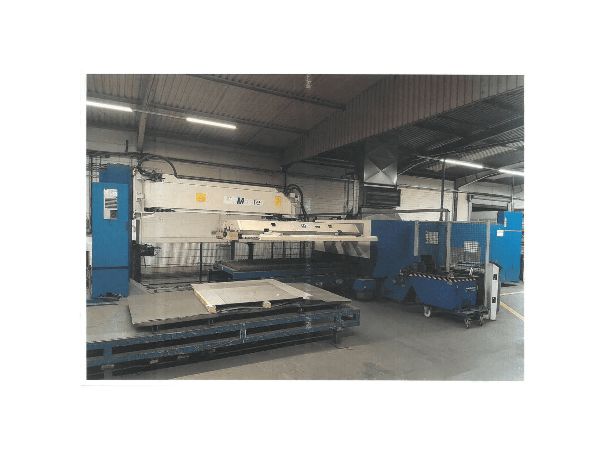 Vooraanzicht van TRUMPF Laser 50/30 machine