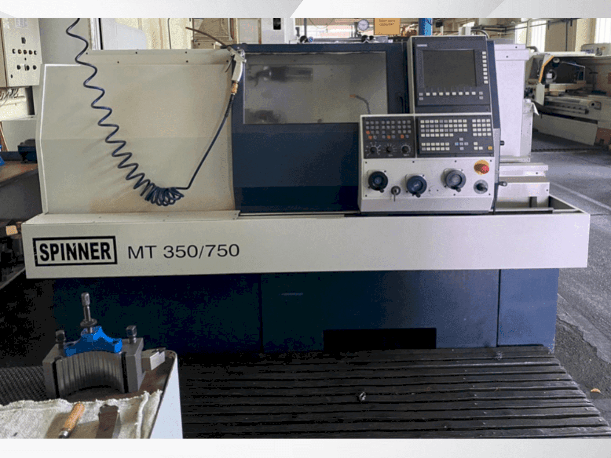 Vooraanzicht van SPINNER MT 350/750 machine