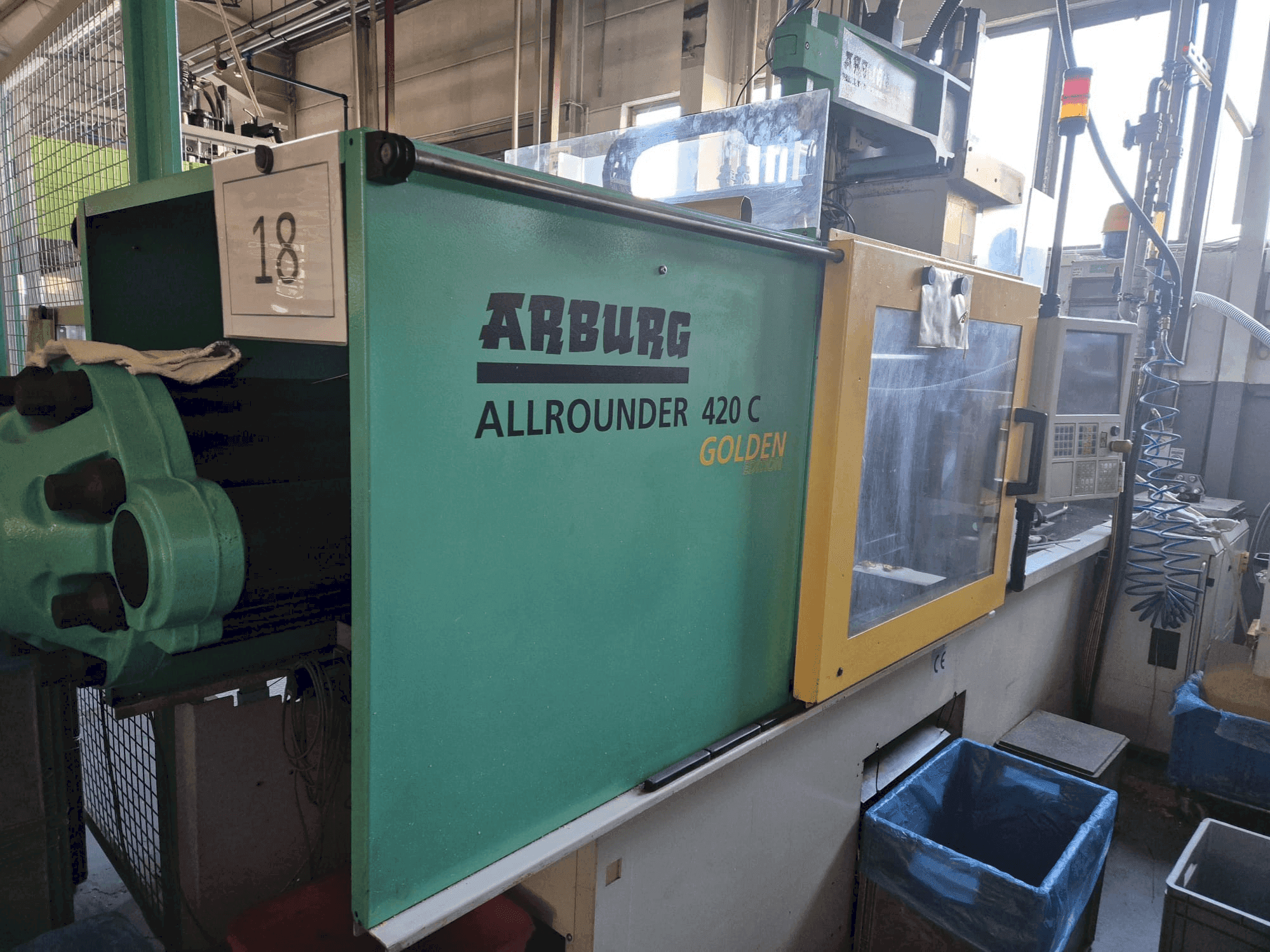 Vooraanzicht van Arburg Allrounder 420 C 1000-290 Golden Edition machine