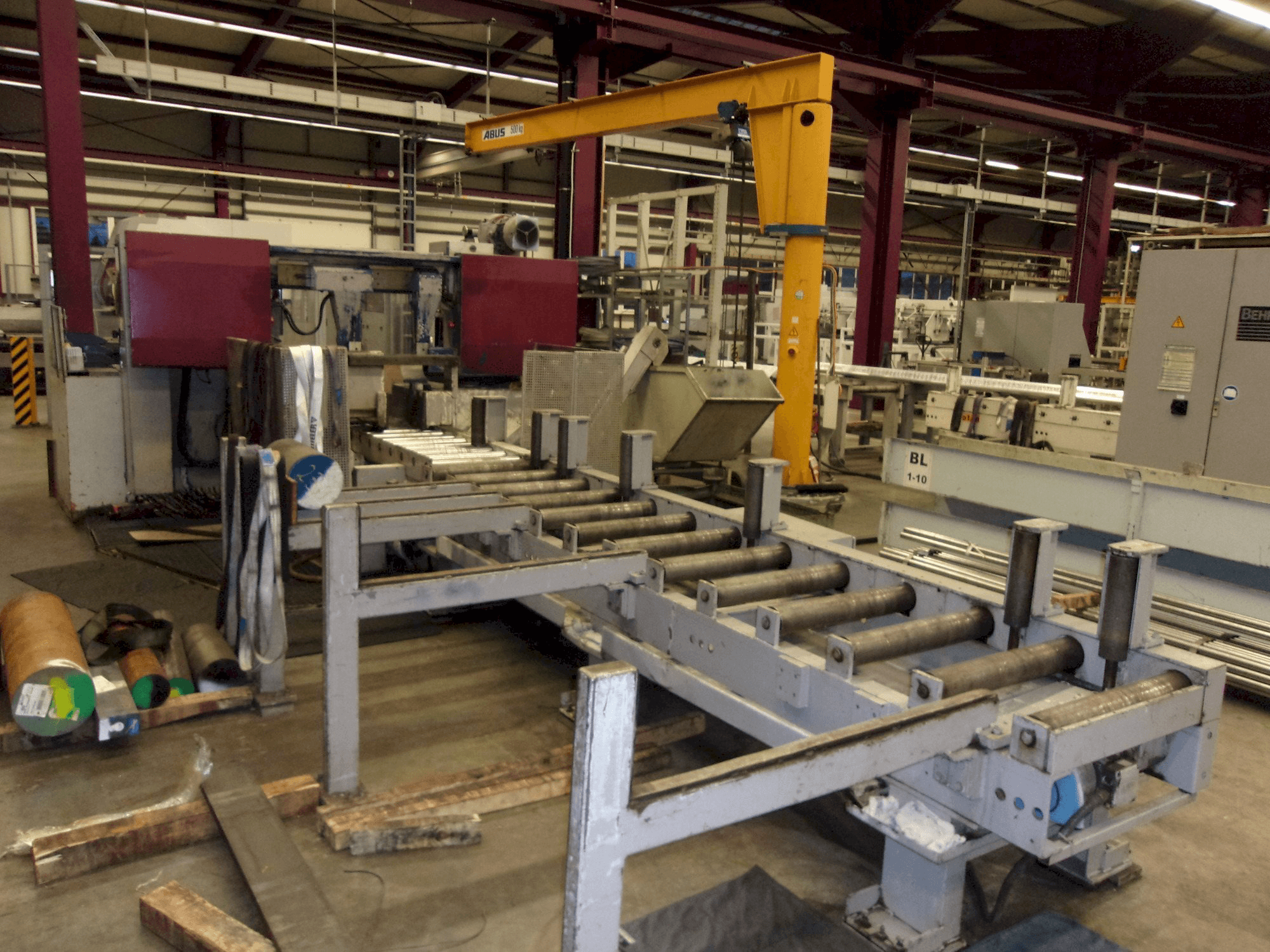 Vooraanzicht van KASTO HBA420 AU machine