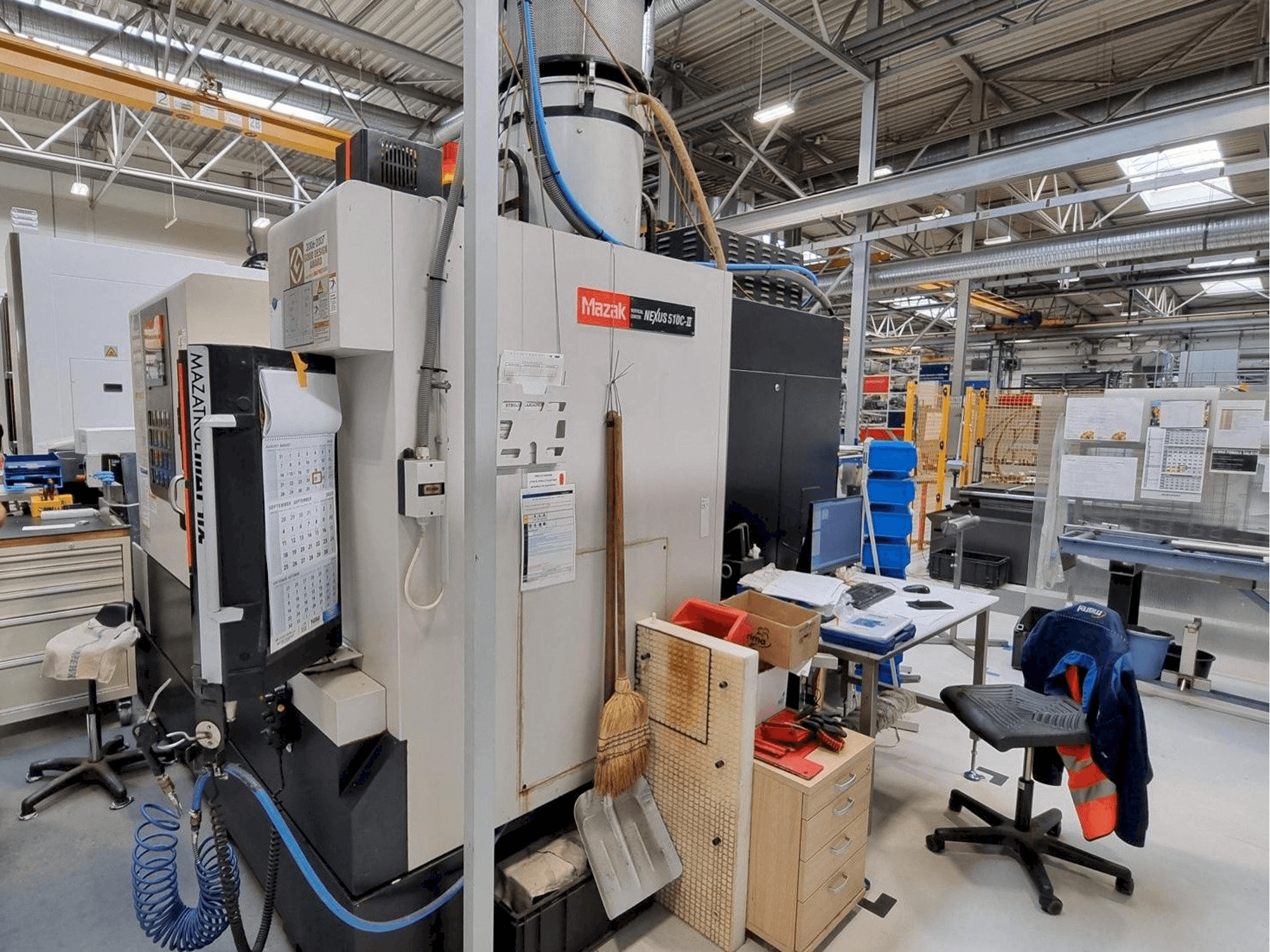 Vooraanzicht van Mazak Nexus 510C - II machine