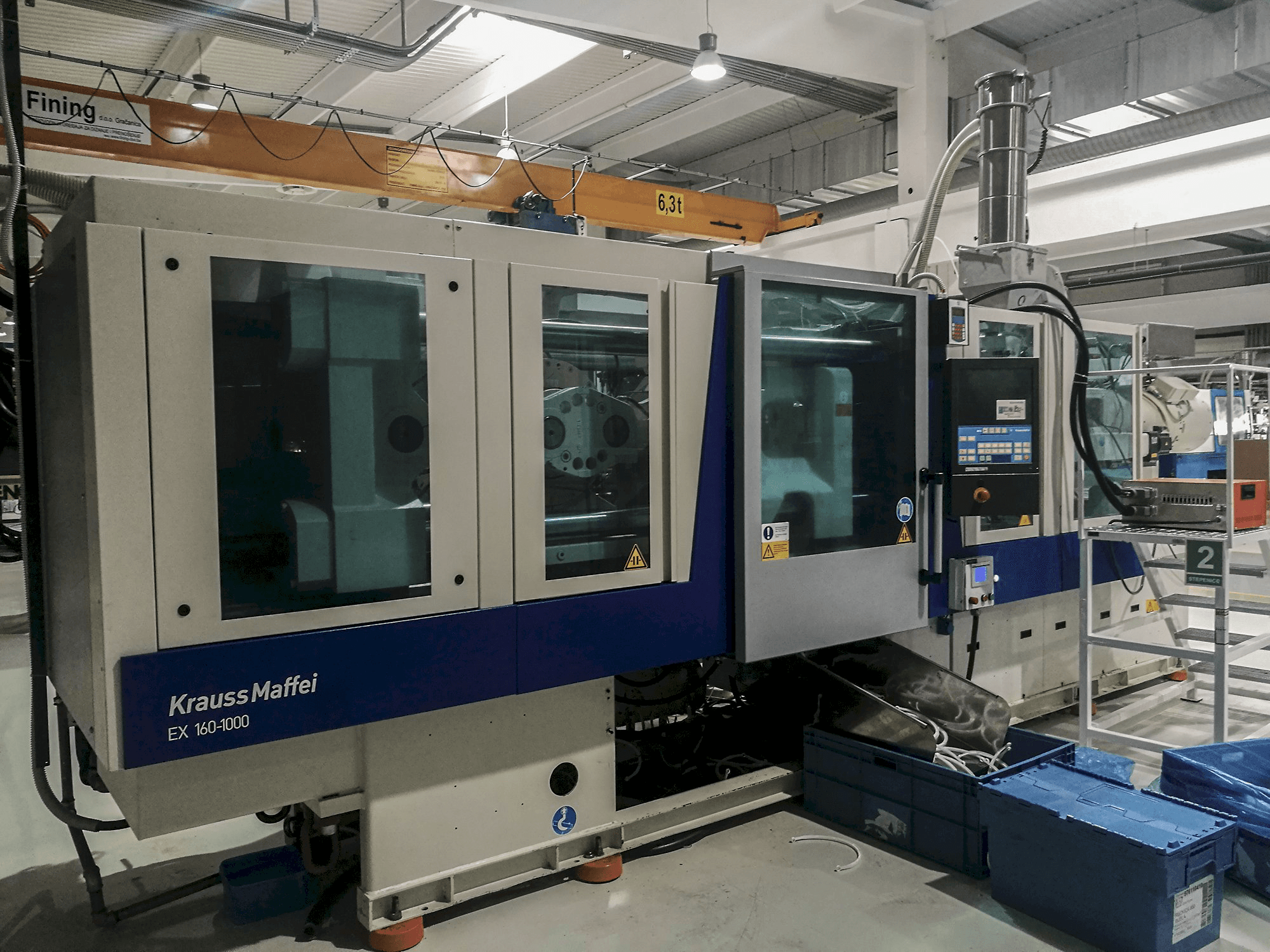 Links zicht van Krauss Maffei 160-1000 EX machine