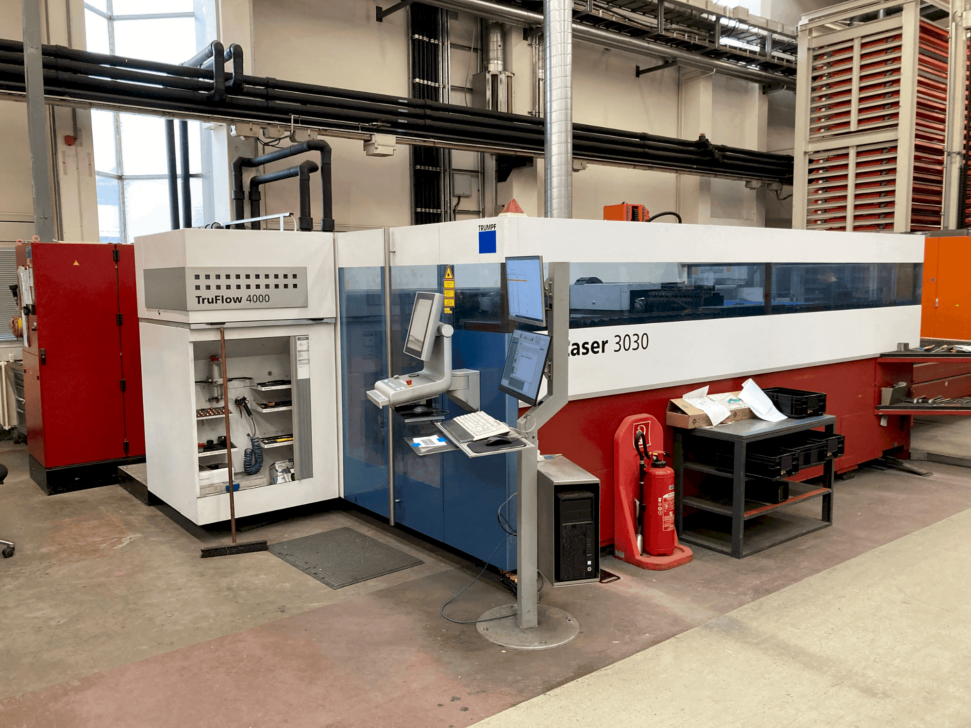 Vooraanzicht van TRUMPF TruLaser 3030 machine
