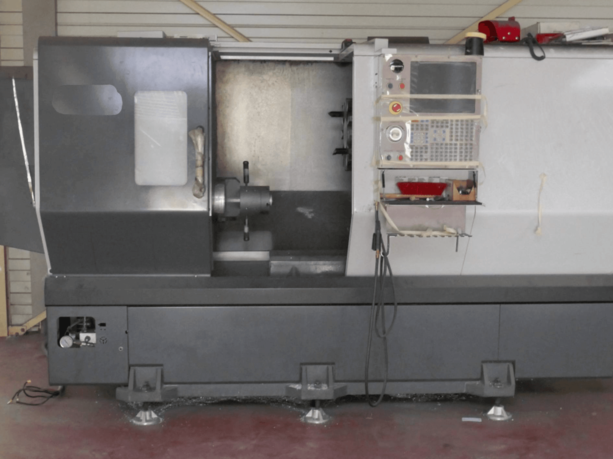 Vooraanzicht van HAAS ST-30 machine