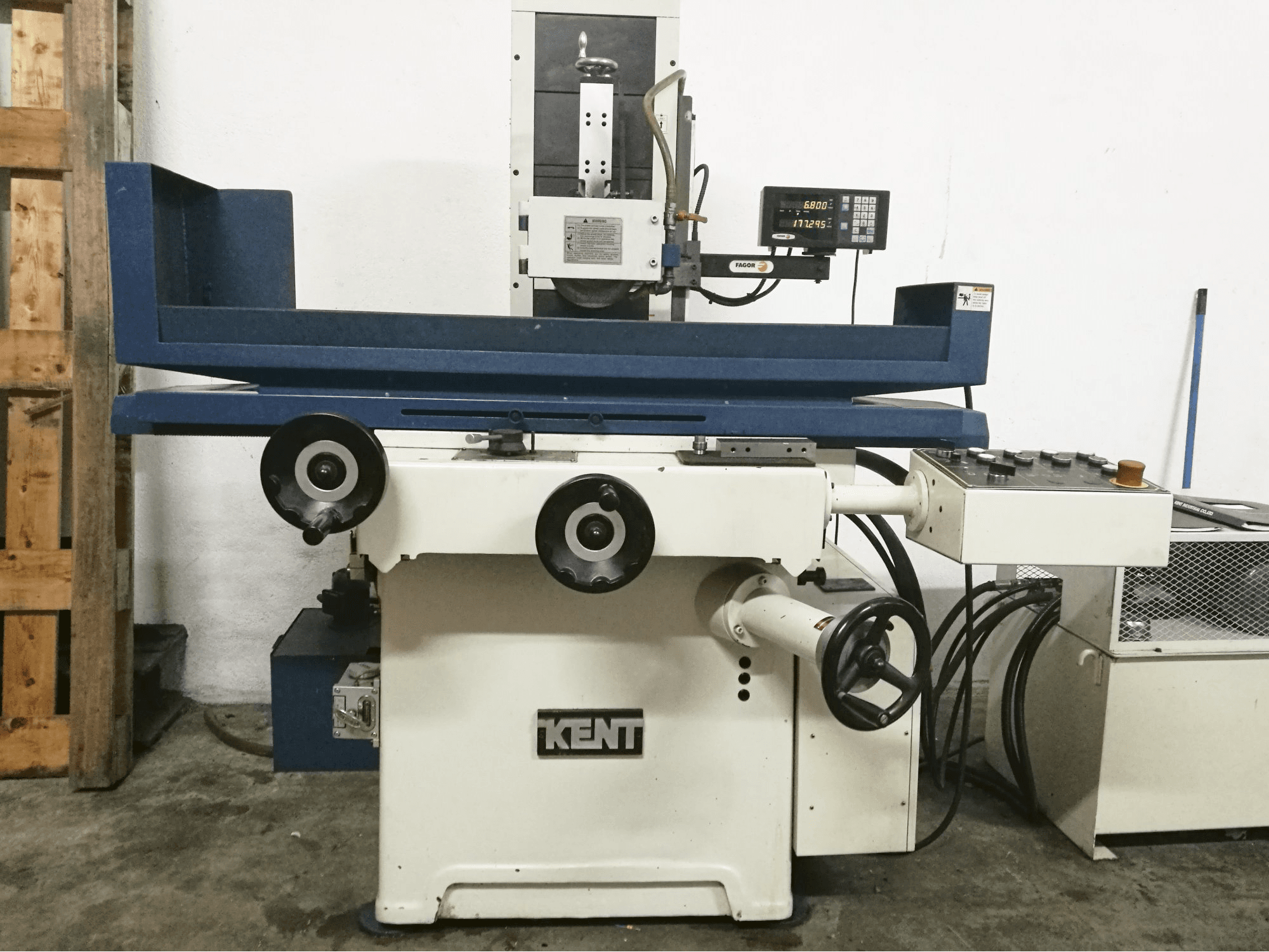 Vooraanzicht van Kent KGS-250 AH machine