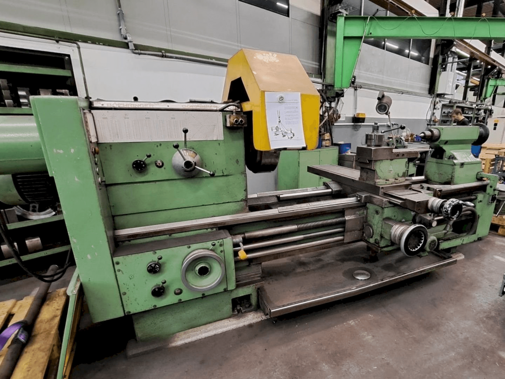 Vooraanzicht van BOEHRINGER VDF V 800 machine