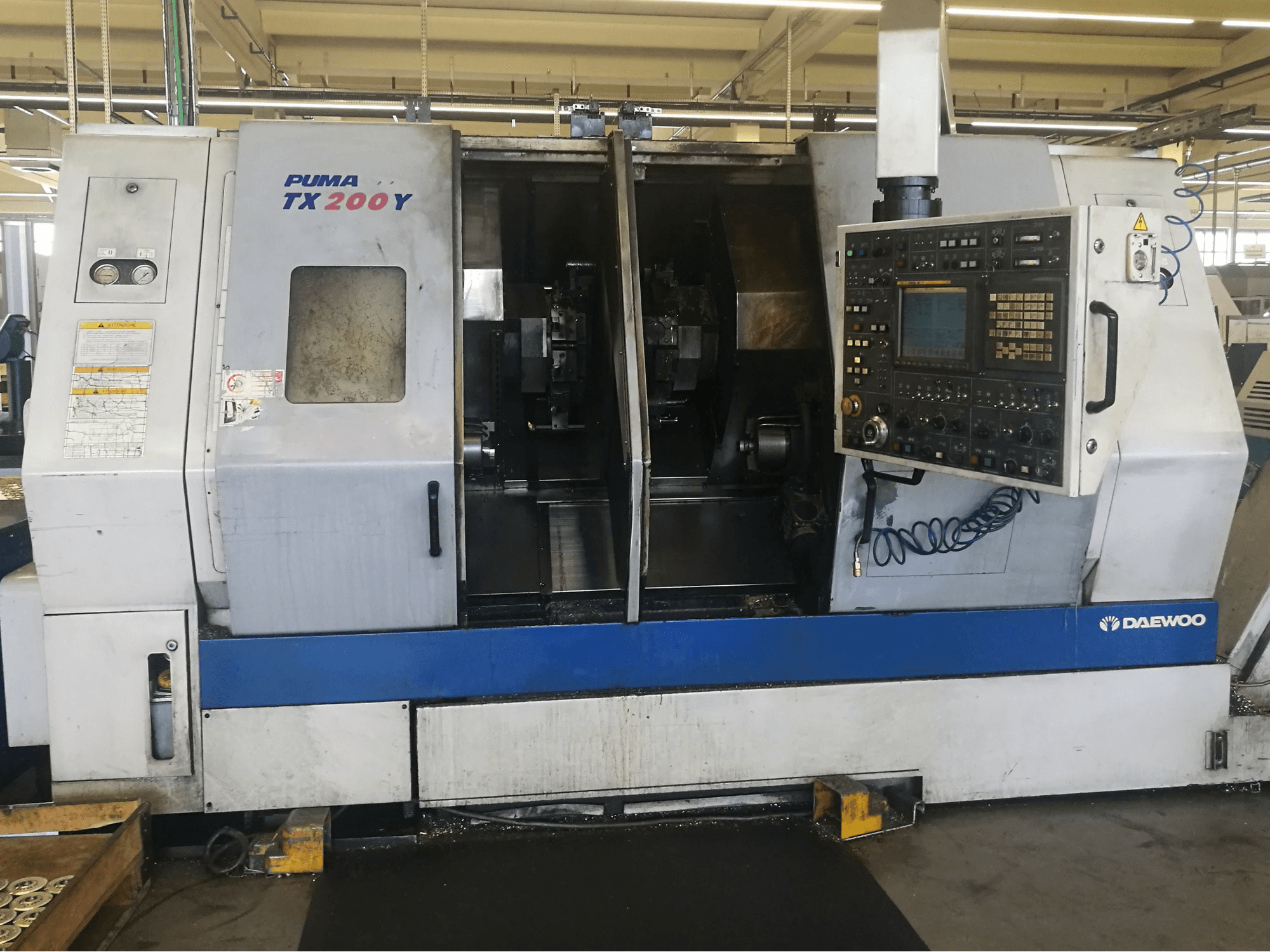 Vooraanzicht van DAEWOO PUMA TX20Y machine