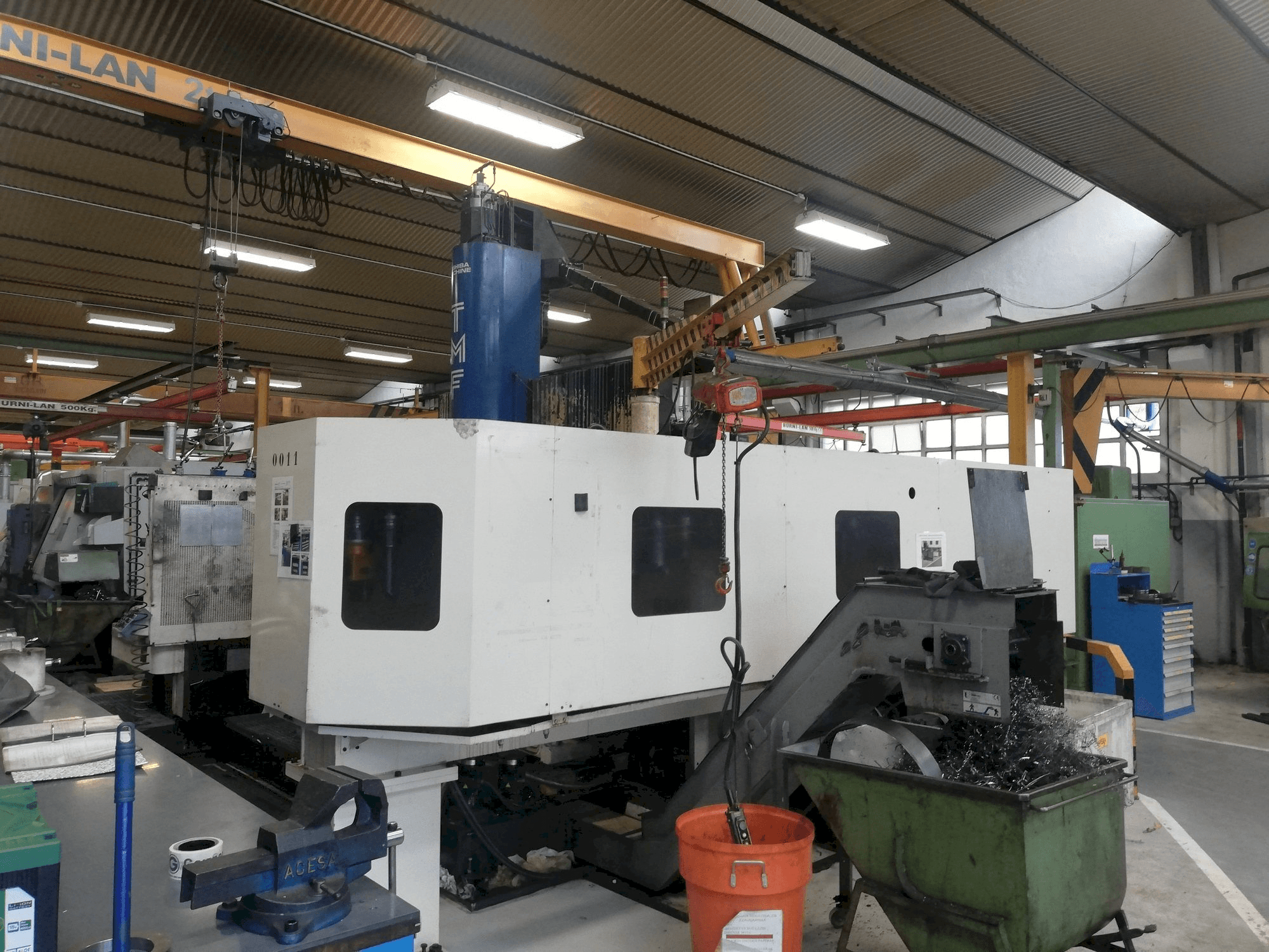 Vooraanzicht van Toshiba TMF-10 machine