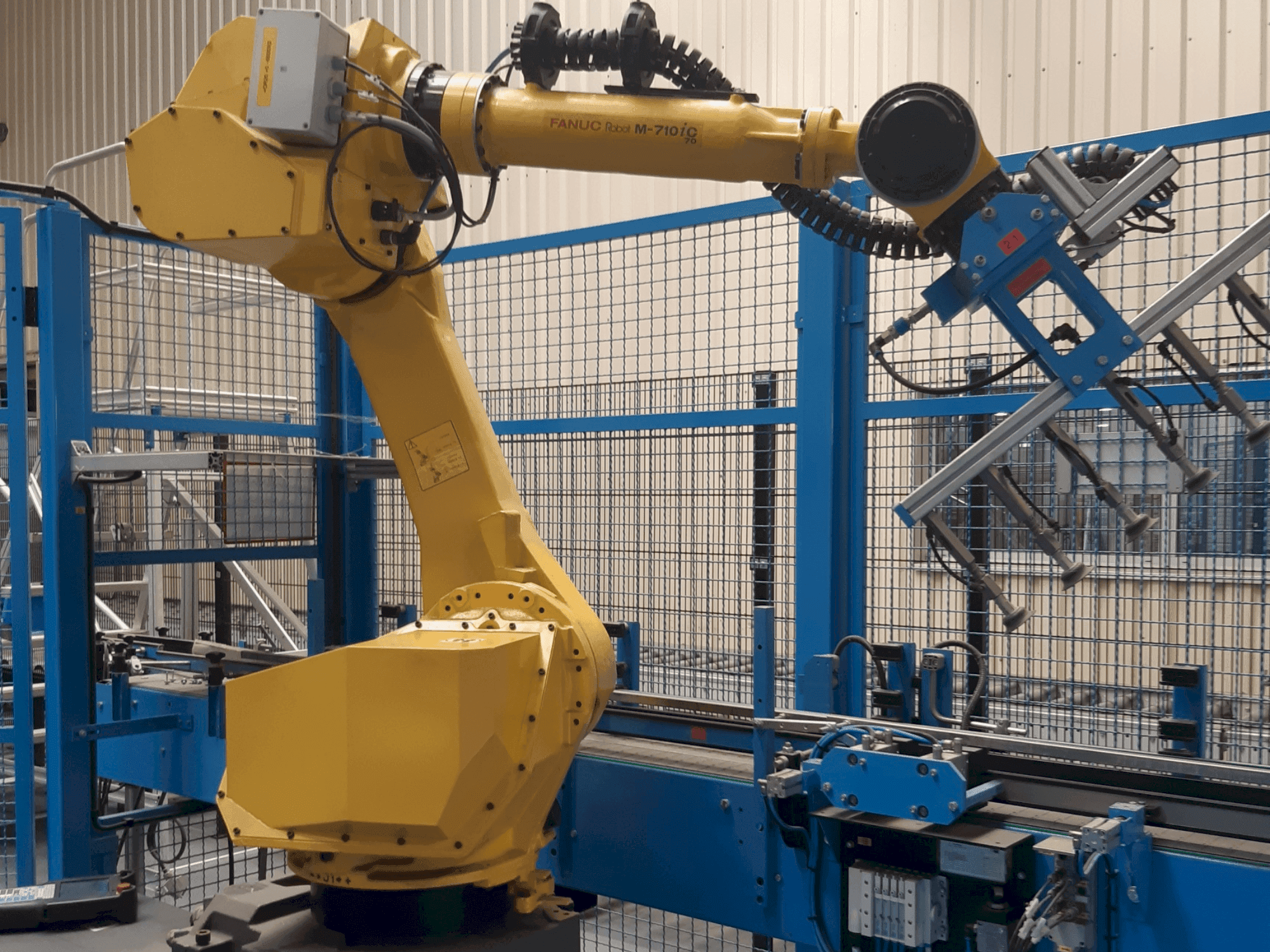 Vooraanzicht van FANUC M-710iC machine
