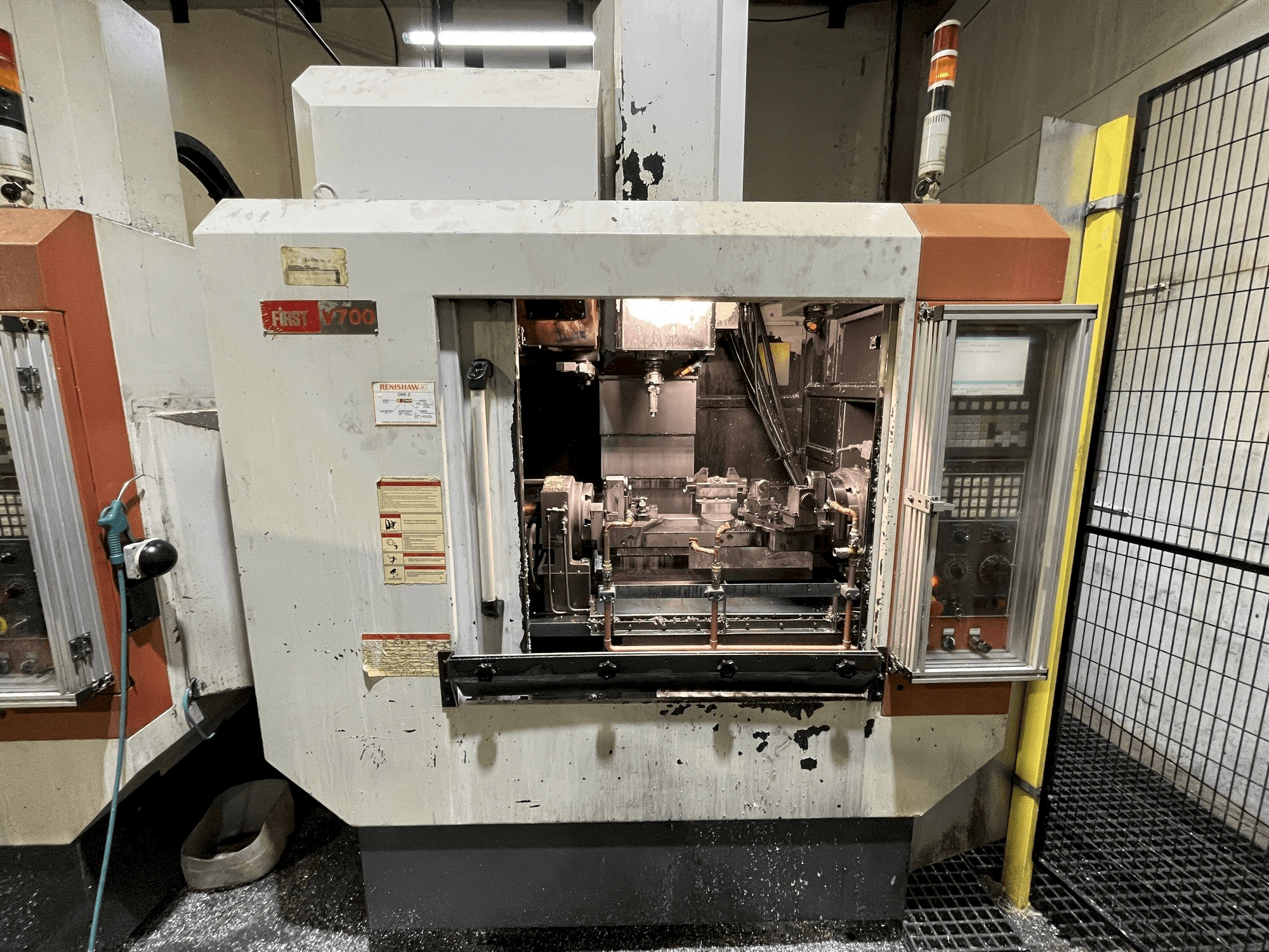 Vooraanzicht van FIRST V700 machine
