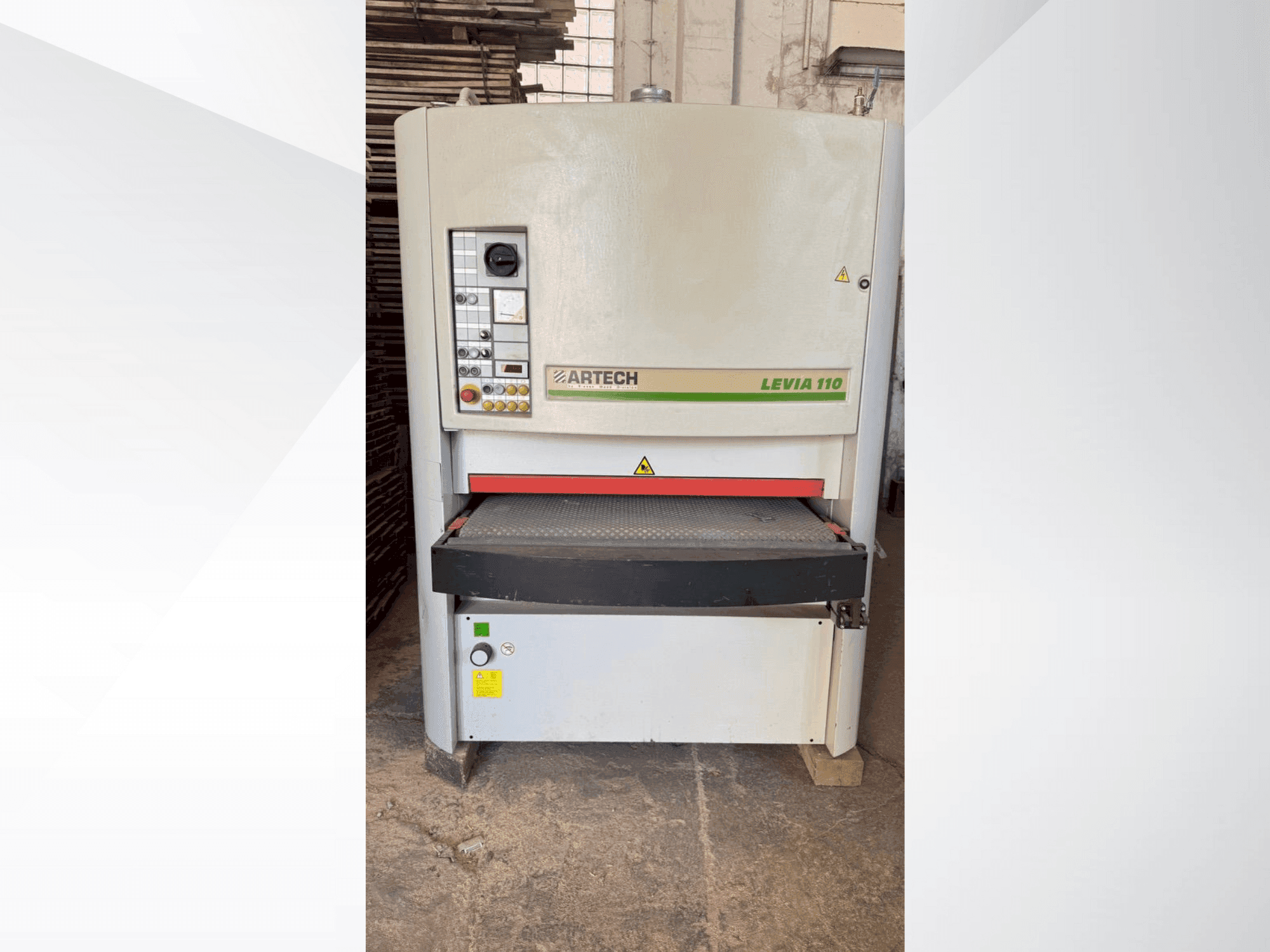 Vooraanzicht van BIESSE Levia 110 machine