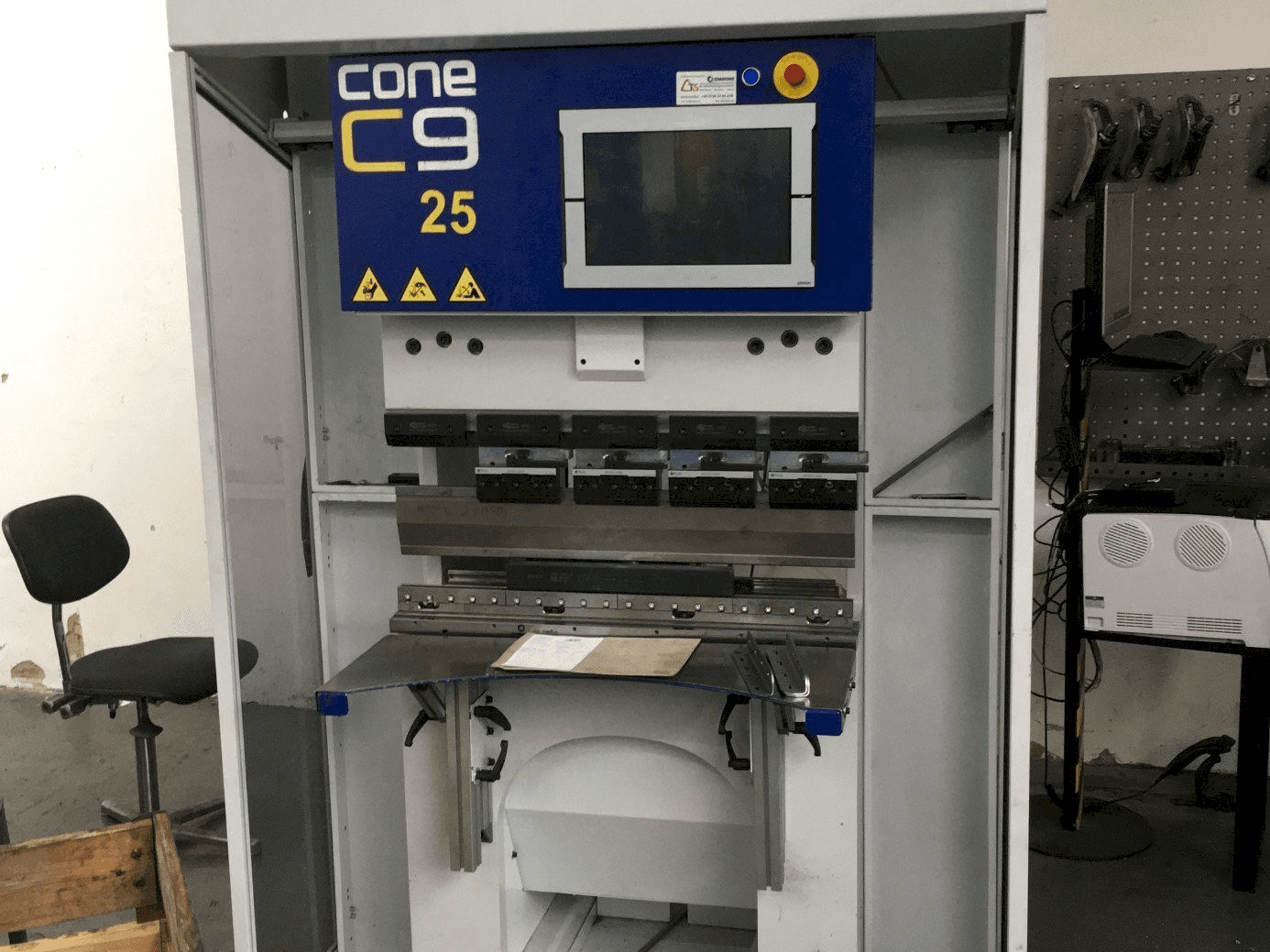 Vooraanzicht van COASTONE Cone C9 machine