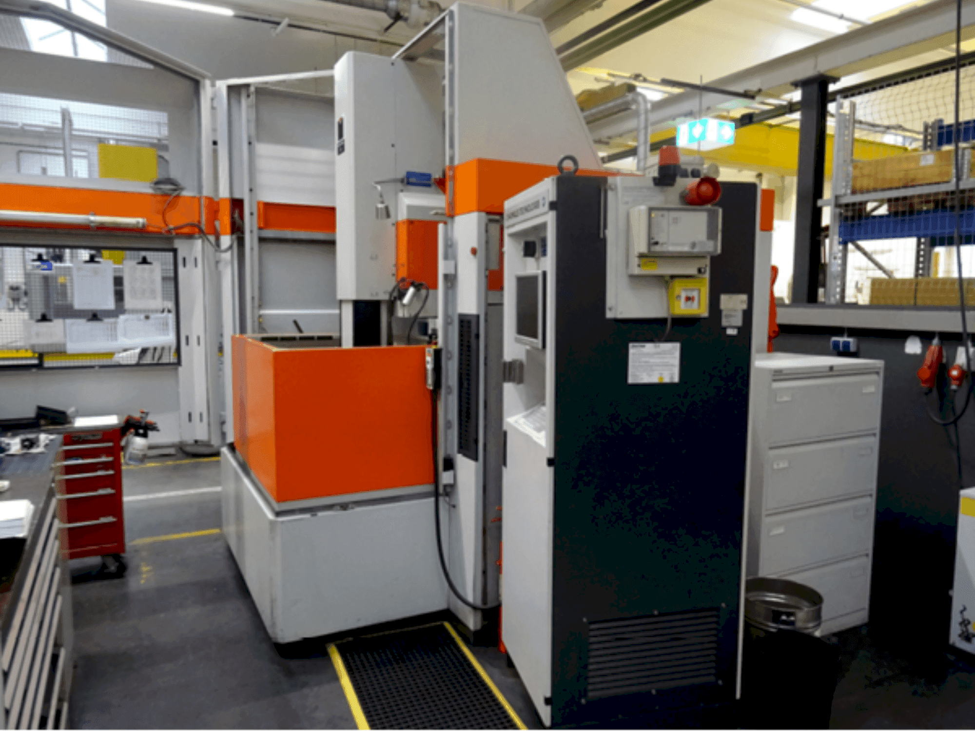 Vooraanzicht van CHARMILLES Roboform 41 machine