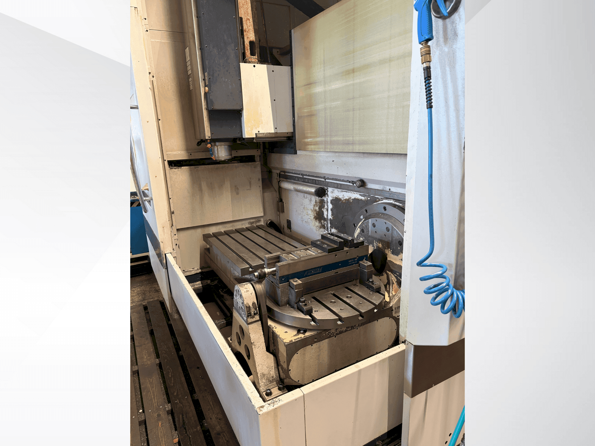 Vooraanzicht van SPINNER U-1520 machine