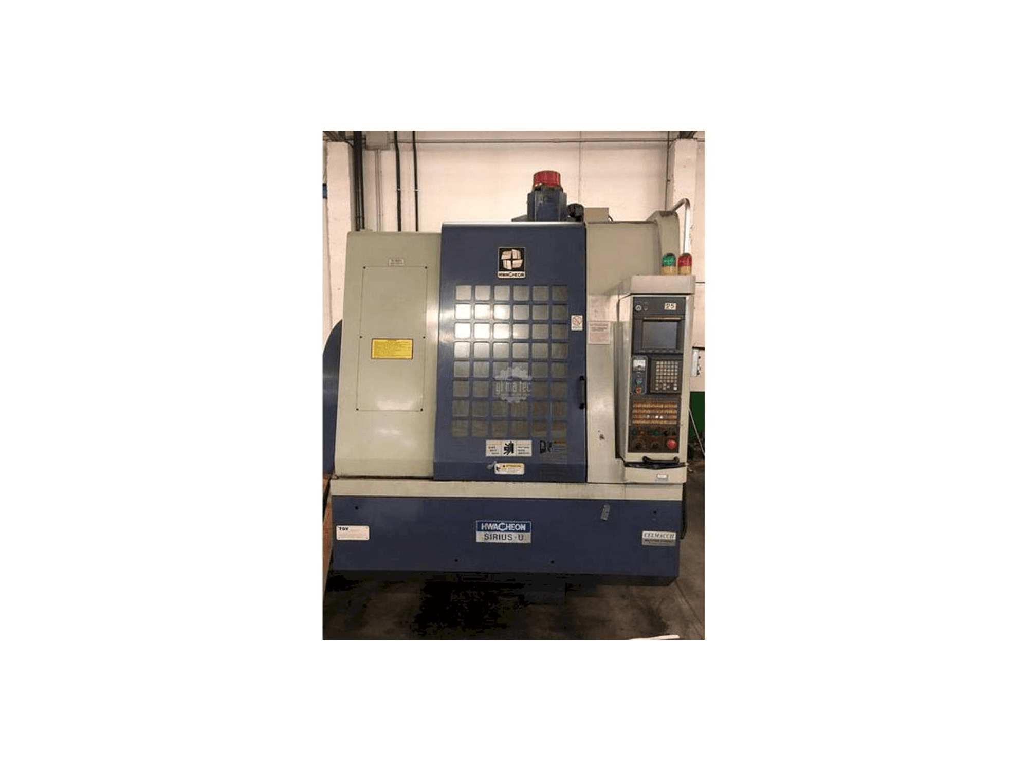 Vooraanzicht van HWACHEON SIRIUS U machine