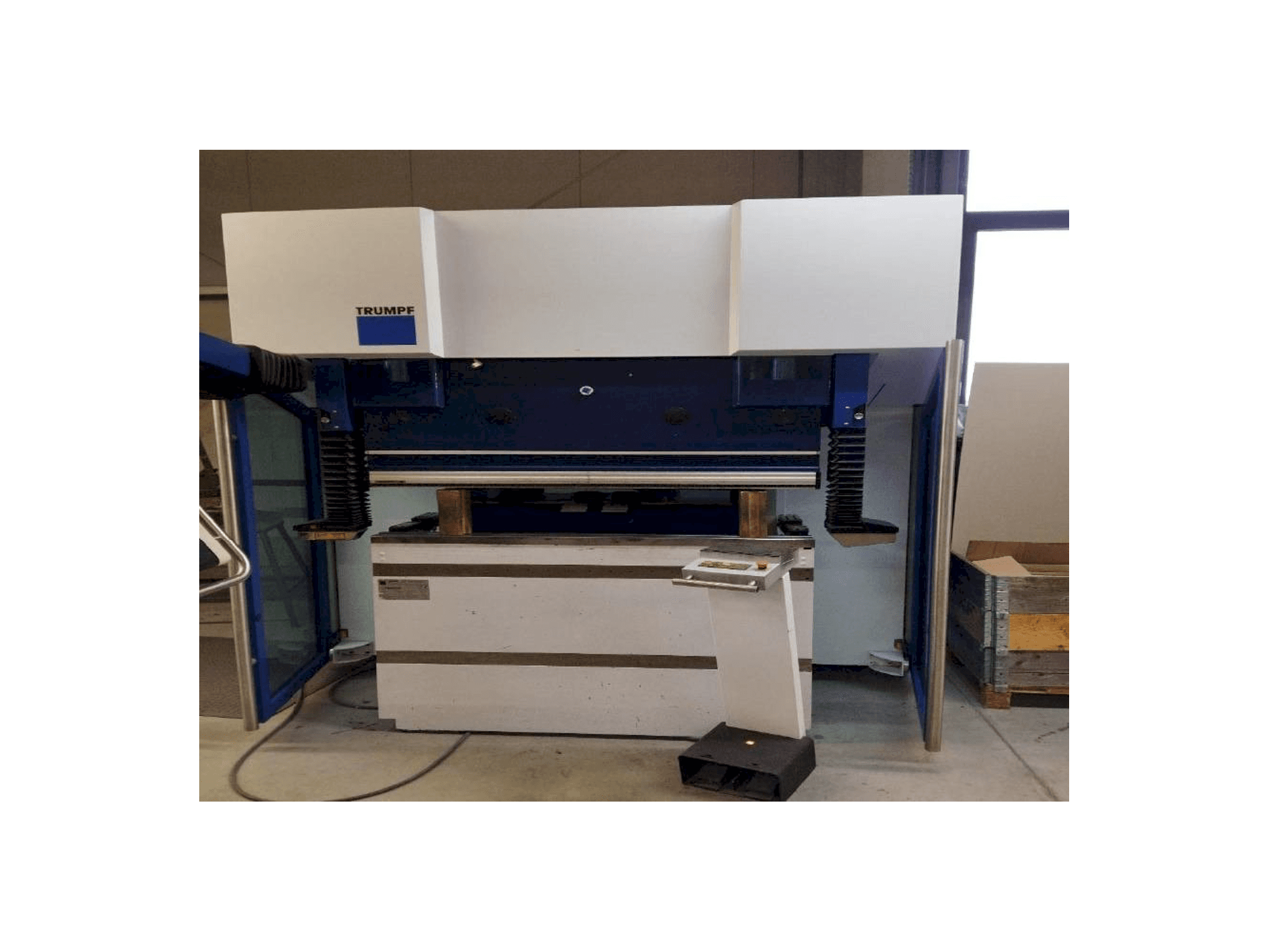 Vooraanzicht van TRUMPF V500 machine