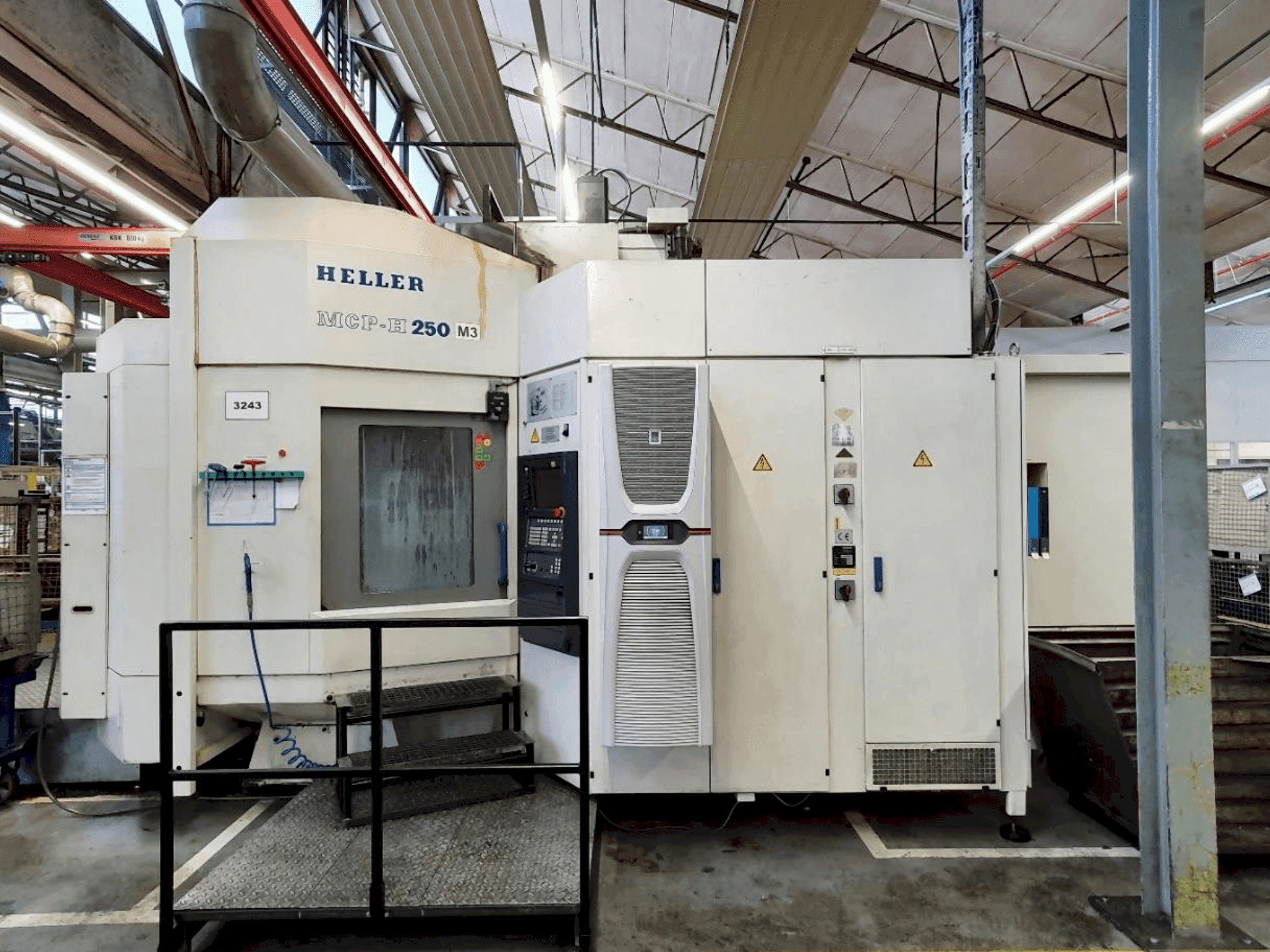 Vooraanzicht van HELLER MCP-H 250 machine