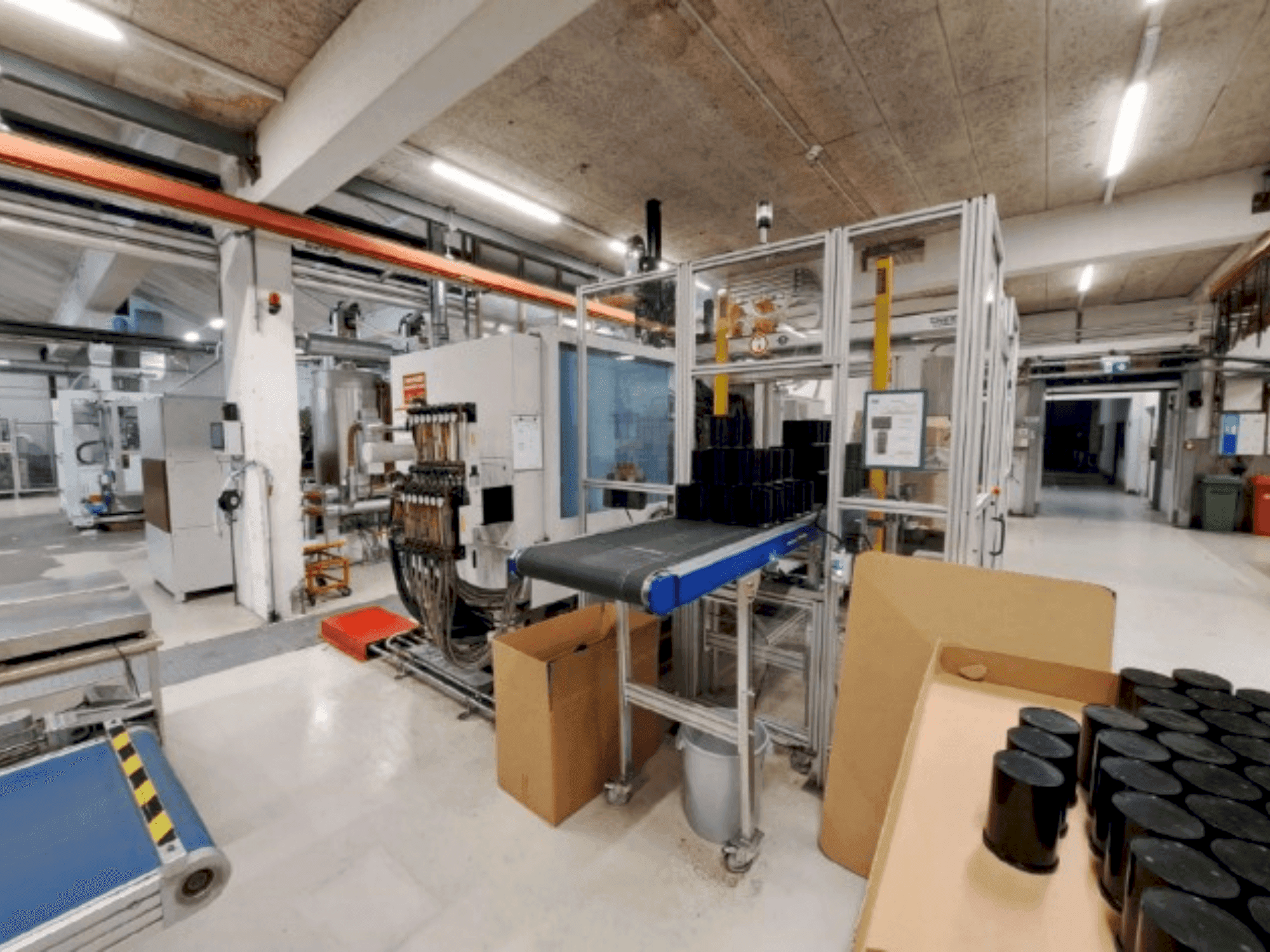 Vooraanzicht van WITTMANN TM Xpress 270/2250 Unilopg B6P machine