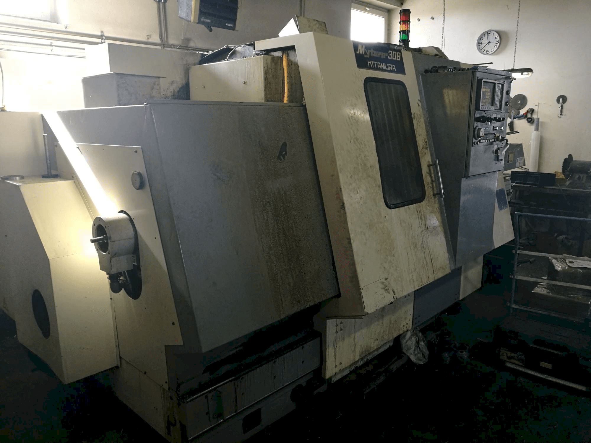 Vooraanzicht van Kitamura MyTURN - 30 B machine