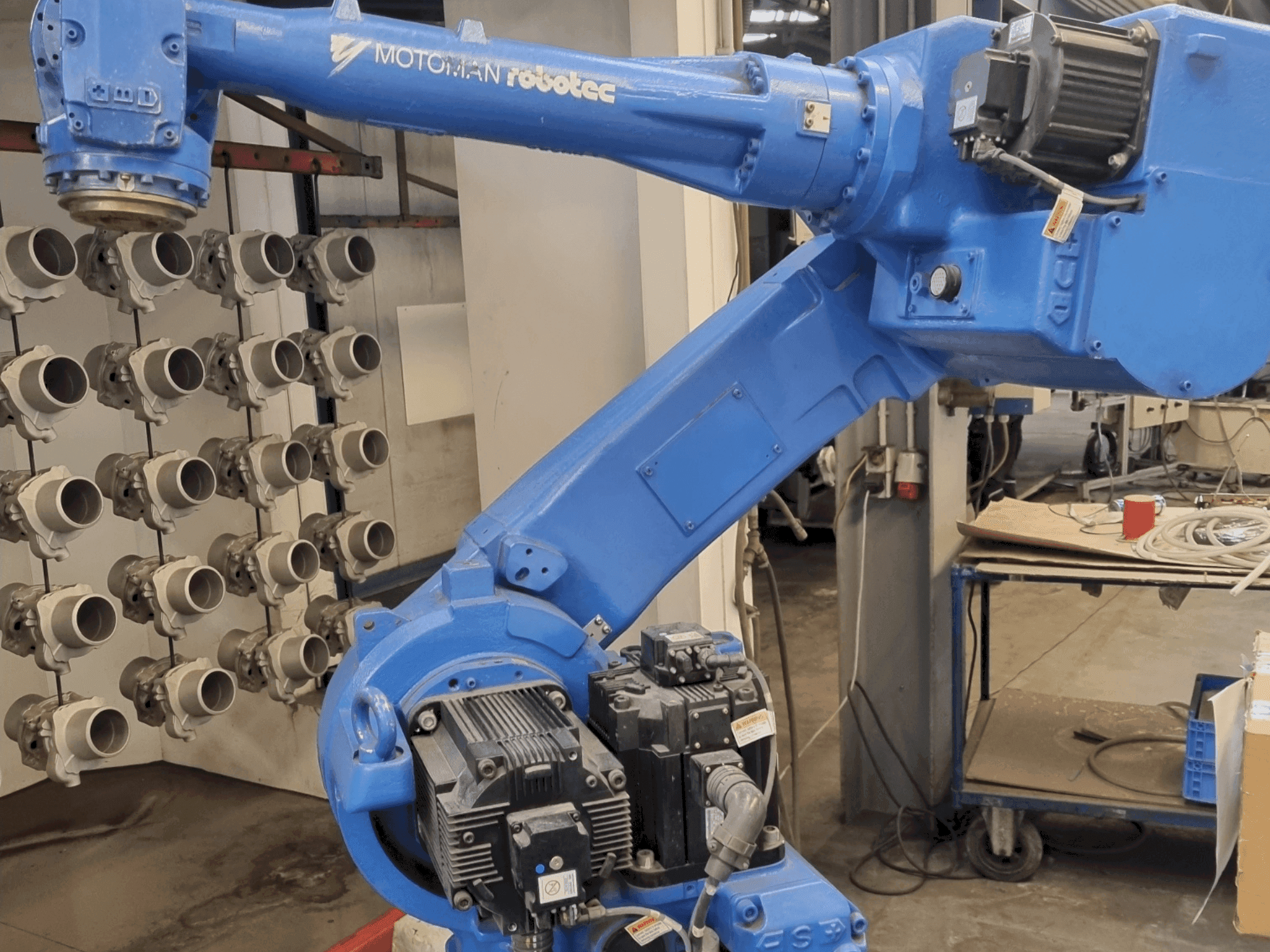 Vooraanzicht van MOTOMAN UP50N machine