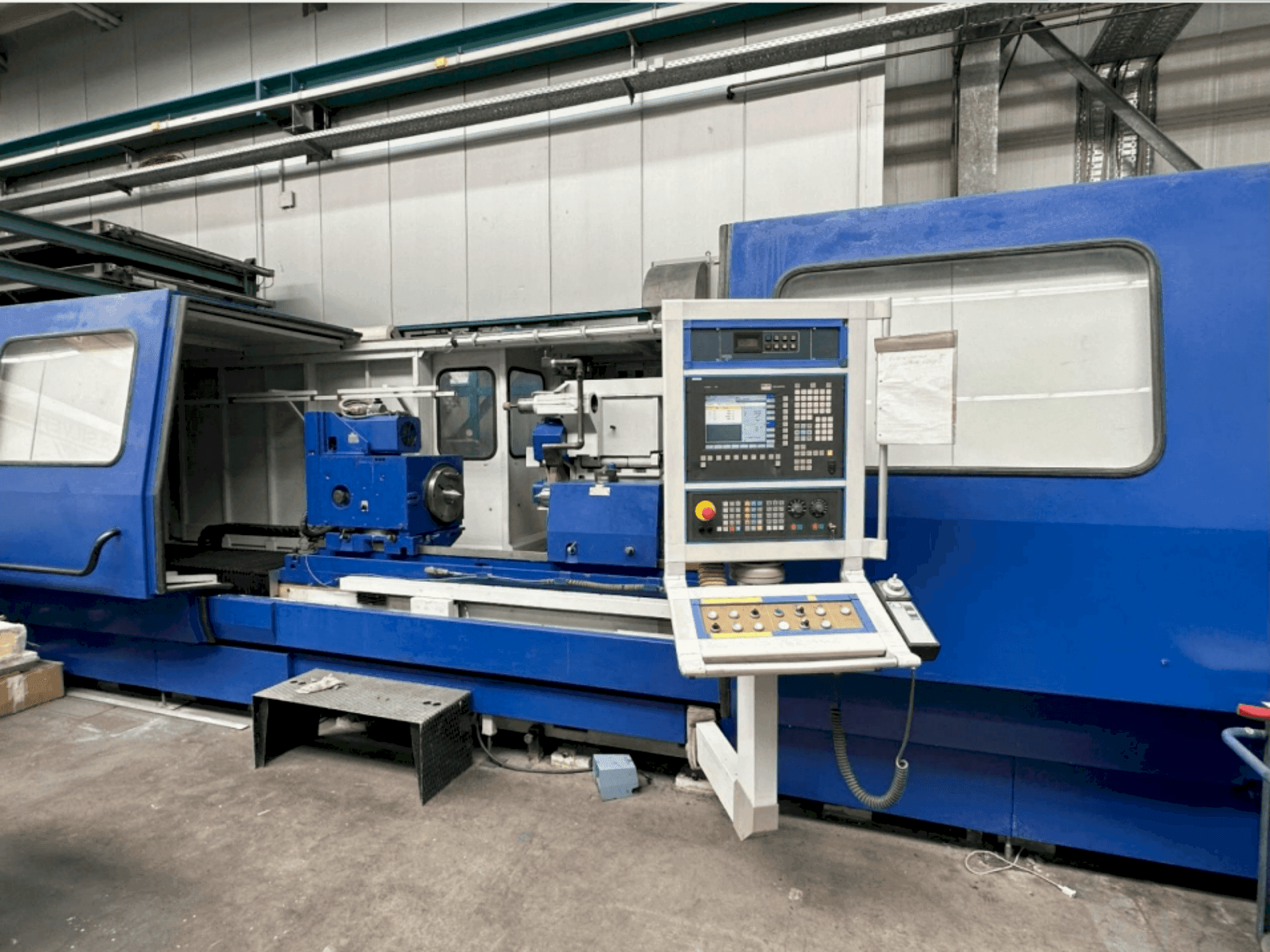 Vooraanzicht van Cetos BUC 63C CNC/2000 machine