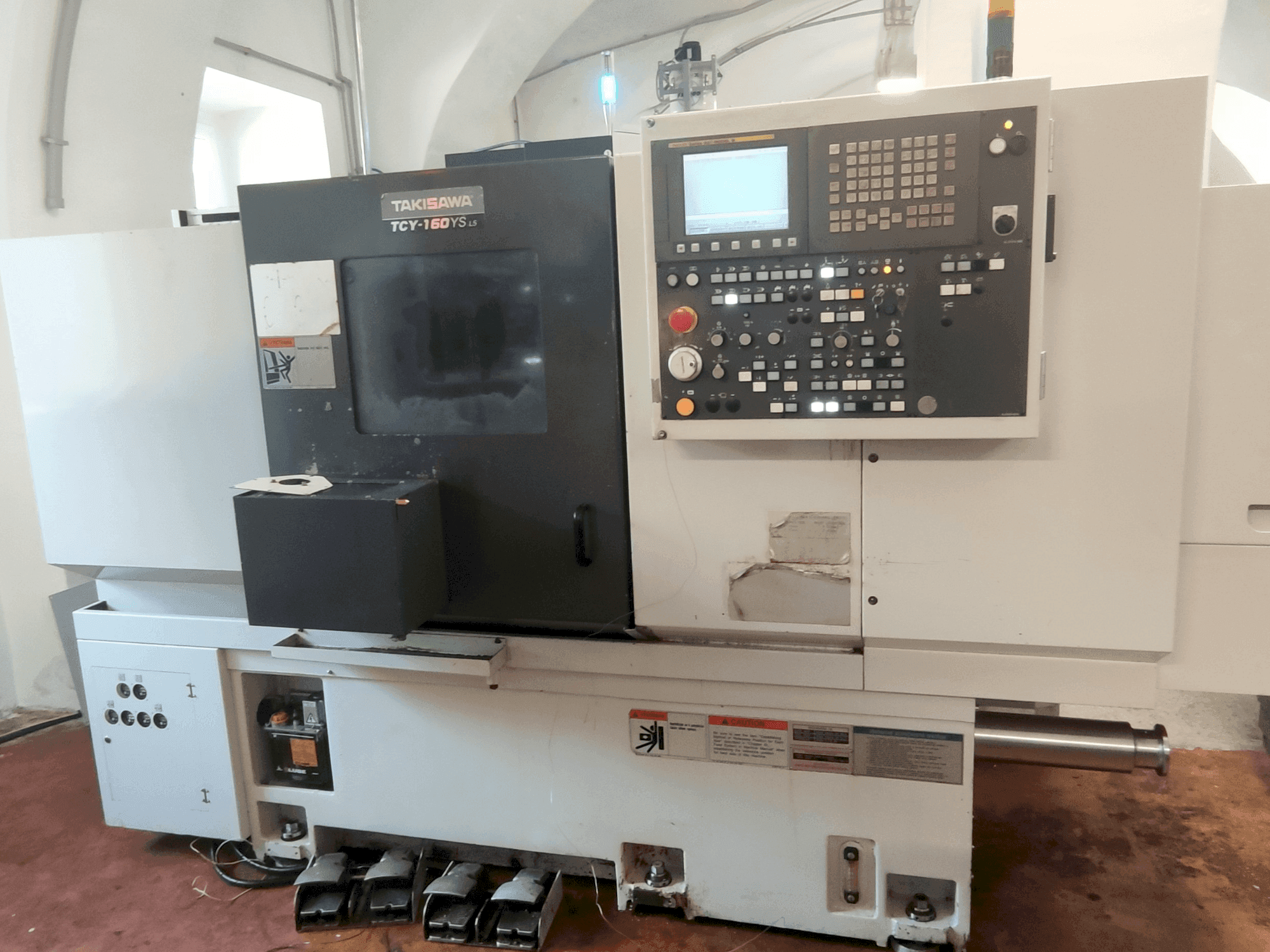 Vooraanzicht van Takisawa TCY-160YS L5 machine