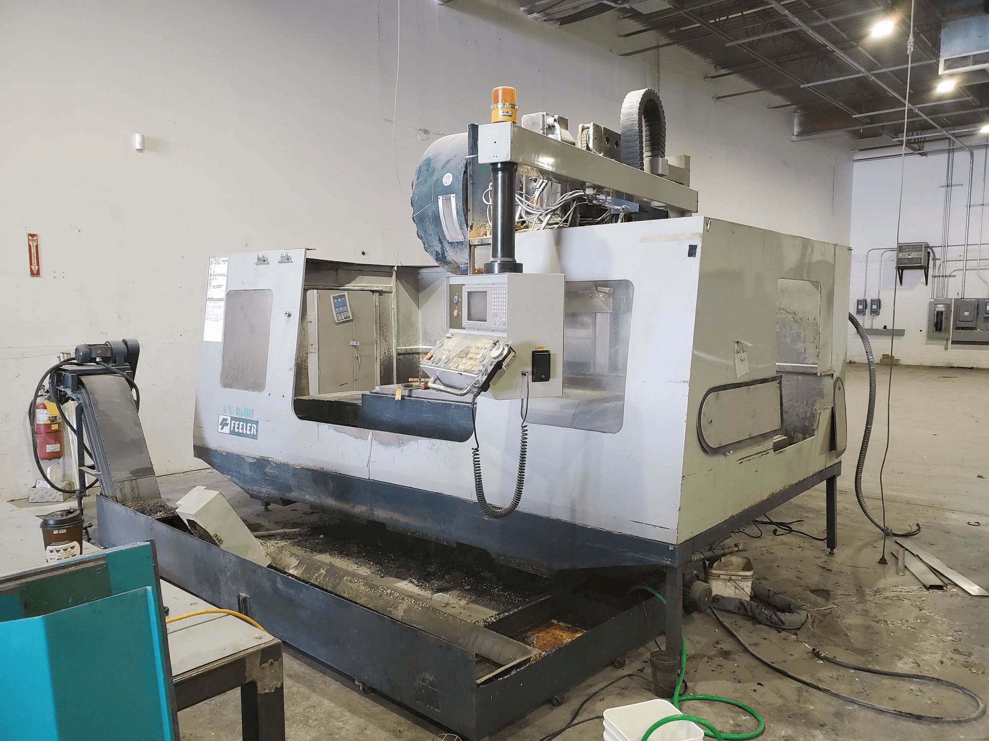 Vooraanzicht van Feeler FV-1500A machine