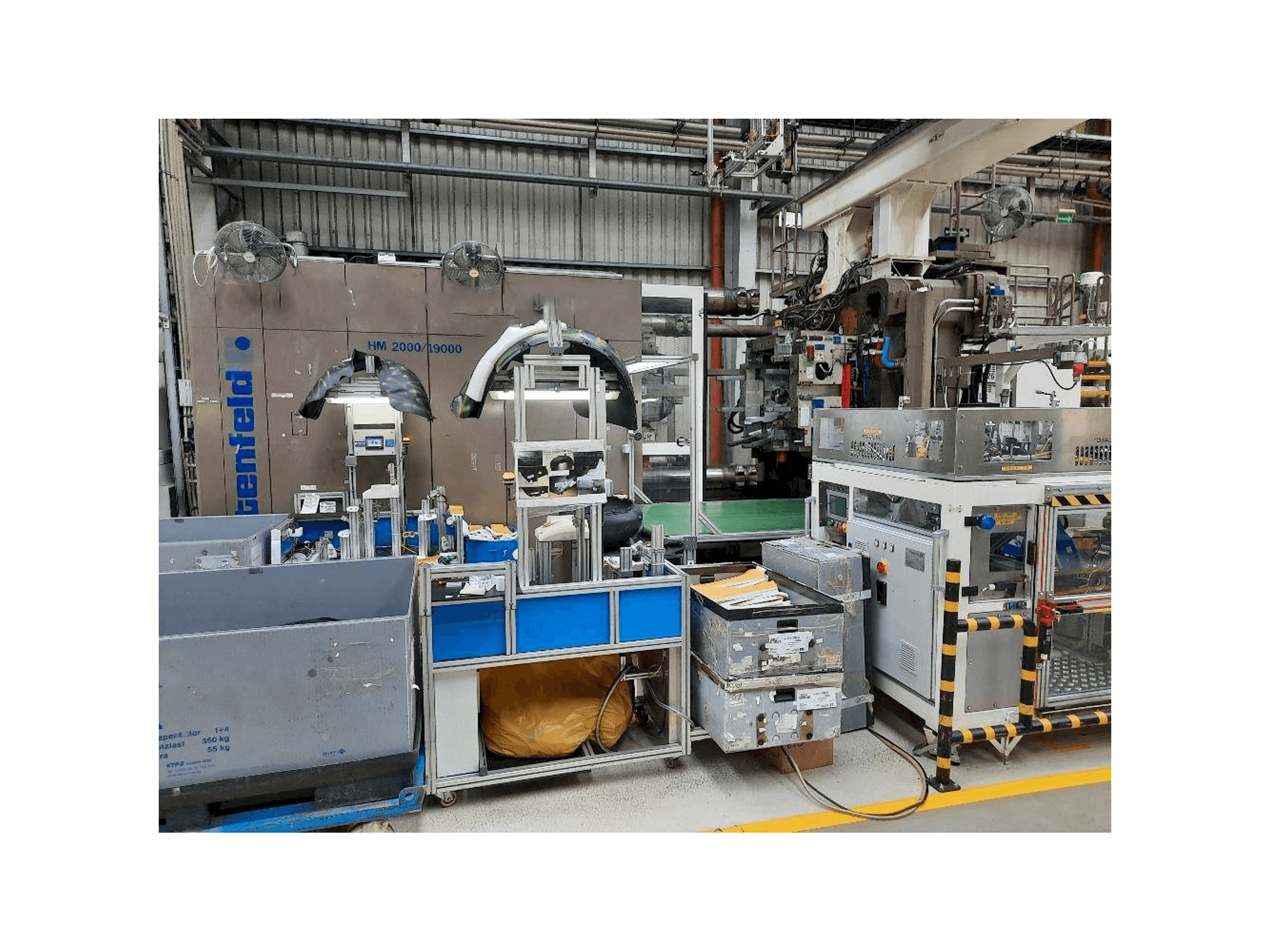 Vooraanzicht van Battenfeld HM2000/19000 machine